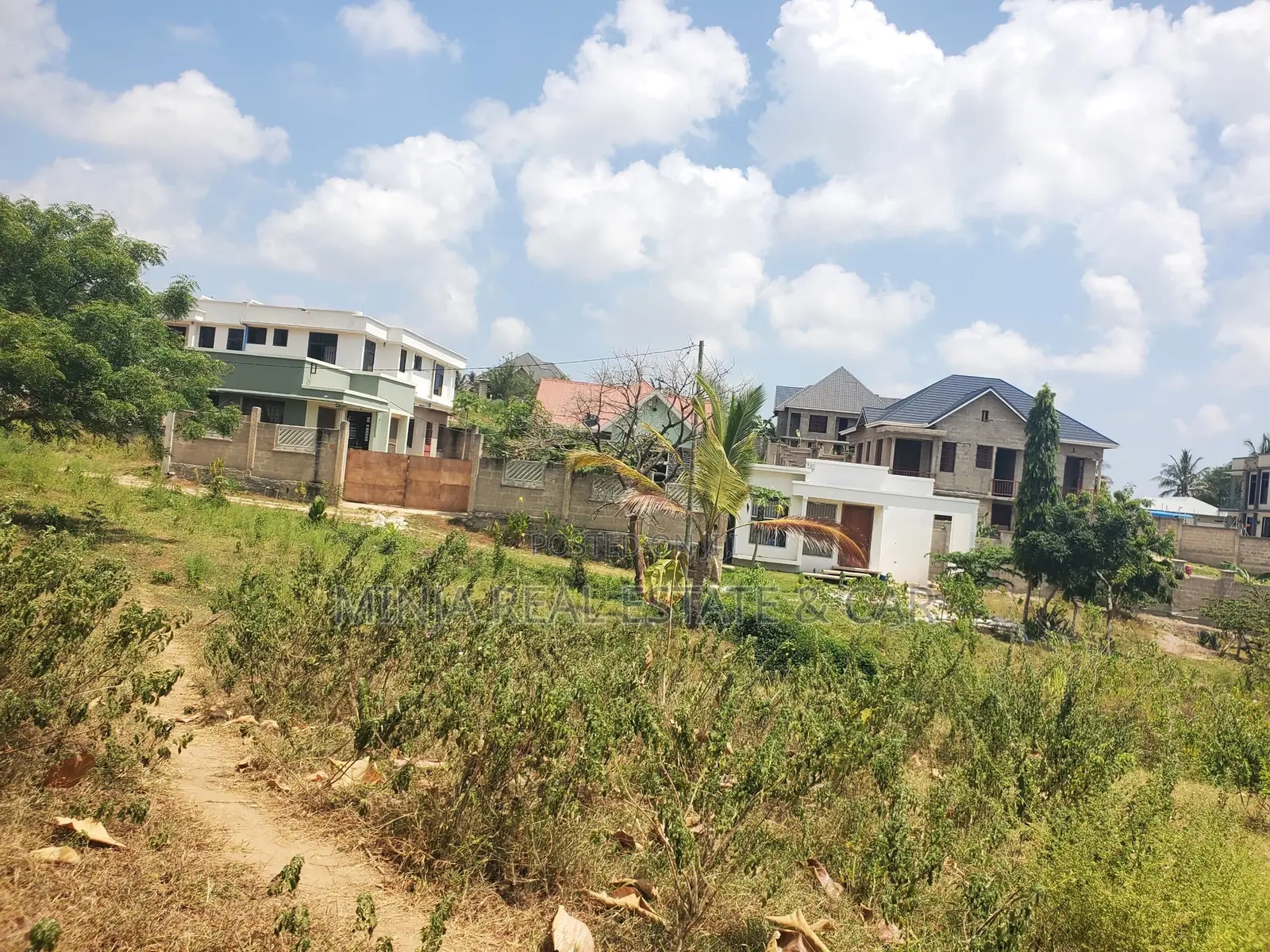 Plot Inauzwa Hiyo Goba Kulangwa Ushuwani Na Pameshapimwa in Goba