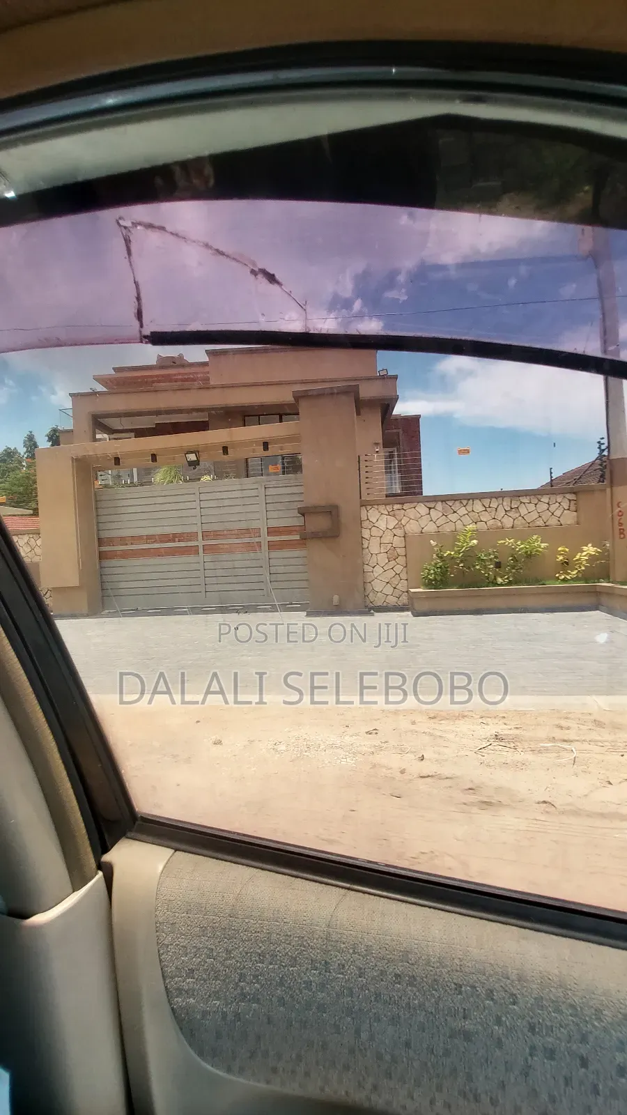 5bdrm Bungalow in Mbez Beach Makonde for sale in Mbezi Beach