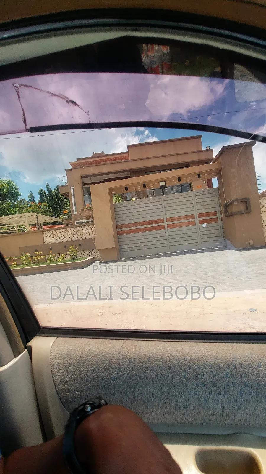 5bdrm Bungalow in Mbez Beach Makonde for sale in Mbezi Beach