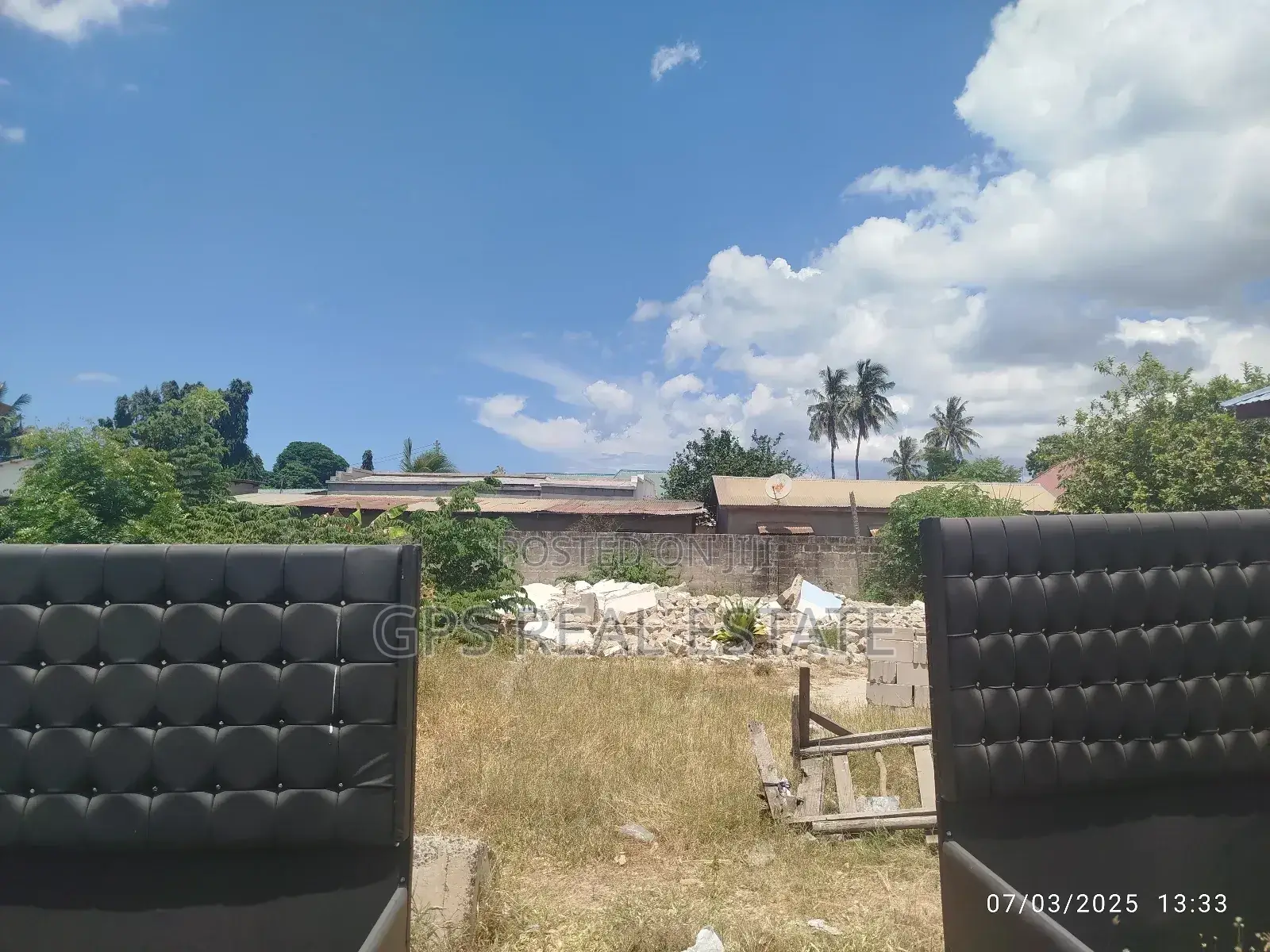 Plot for Sale at Kigamboni Darajani in Kigamboni
