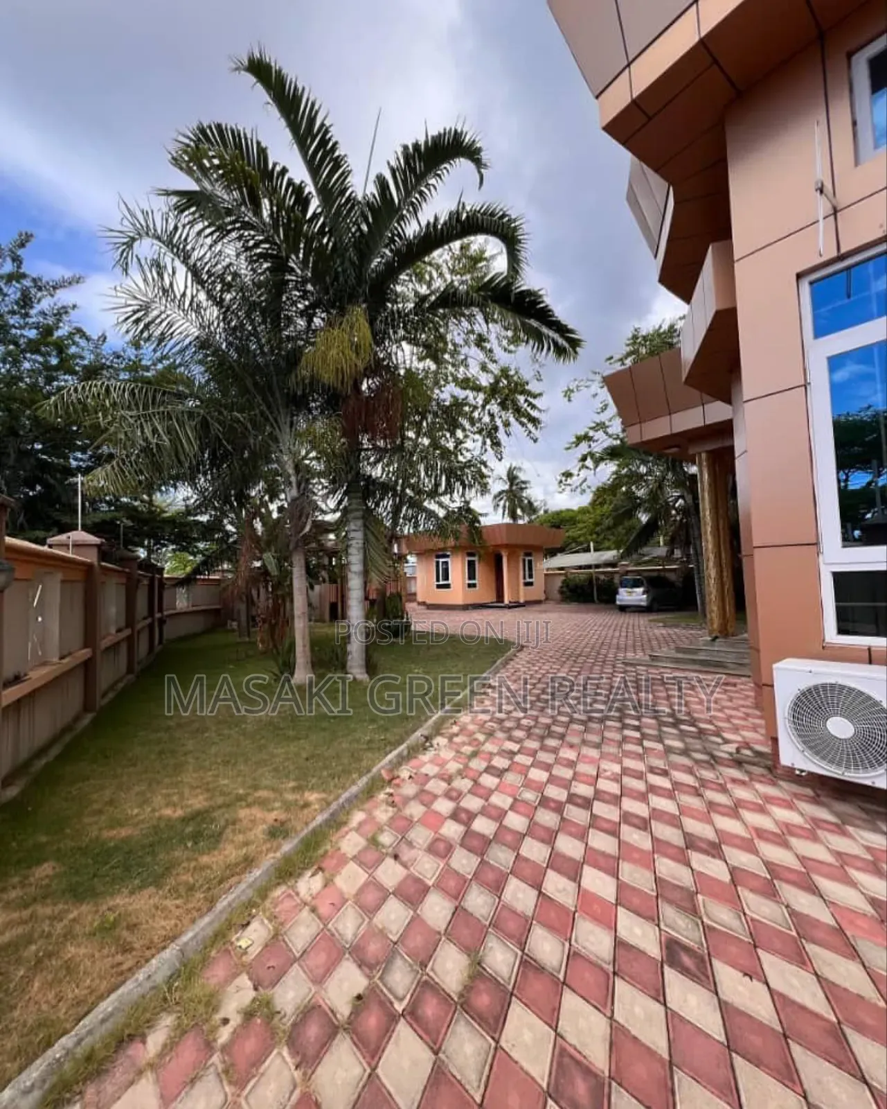 6bdrm House in Mbezi Estate, Kinondoni for sale in Kinondoni