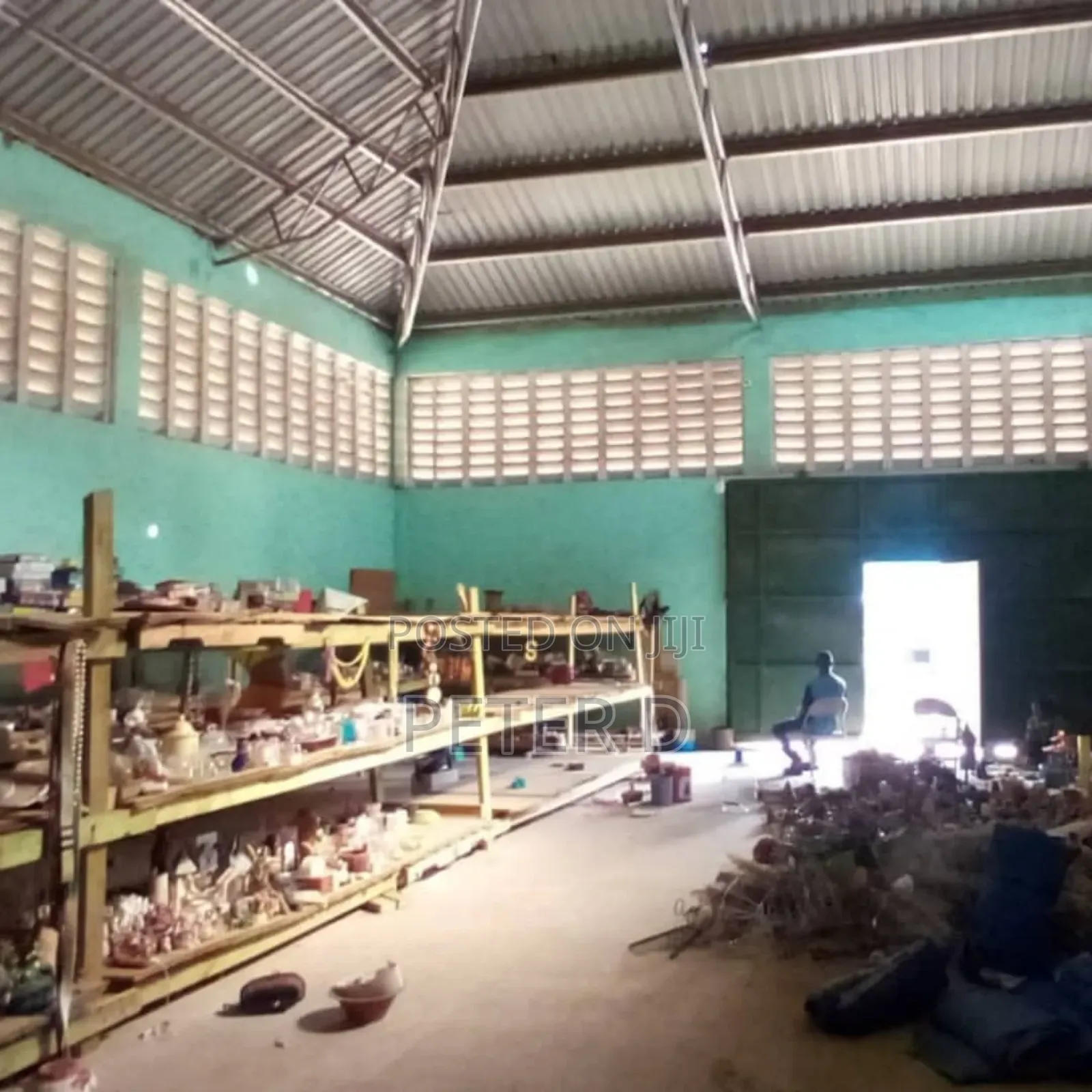 Godown Linatazama Lami Kimara in Kimara