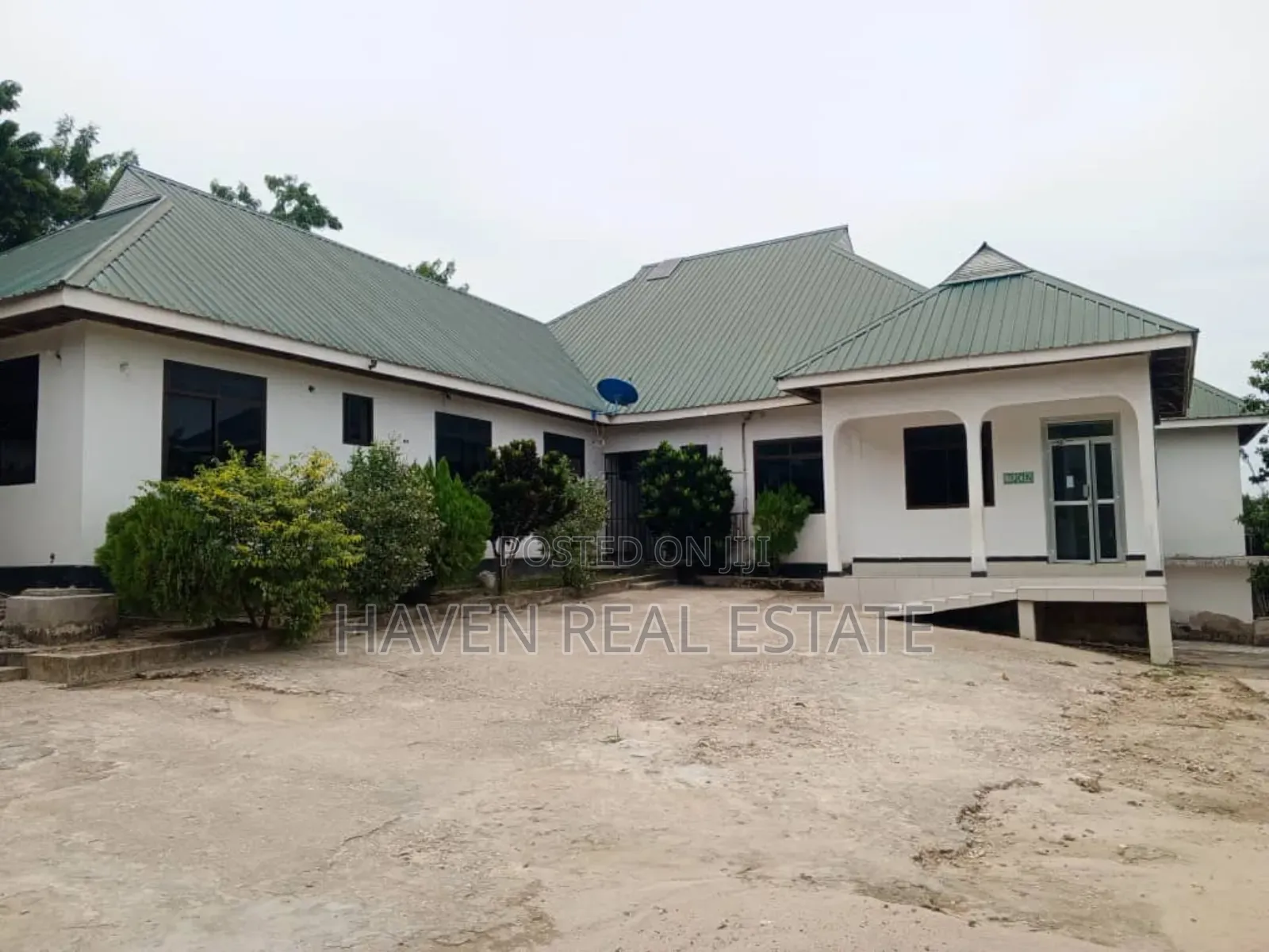 Lodge Inauzwa Mbezi in Mbezi