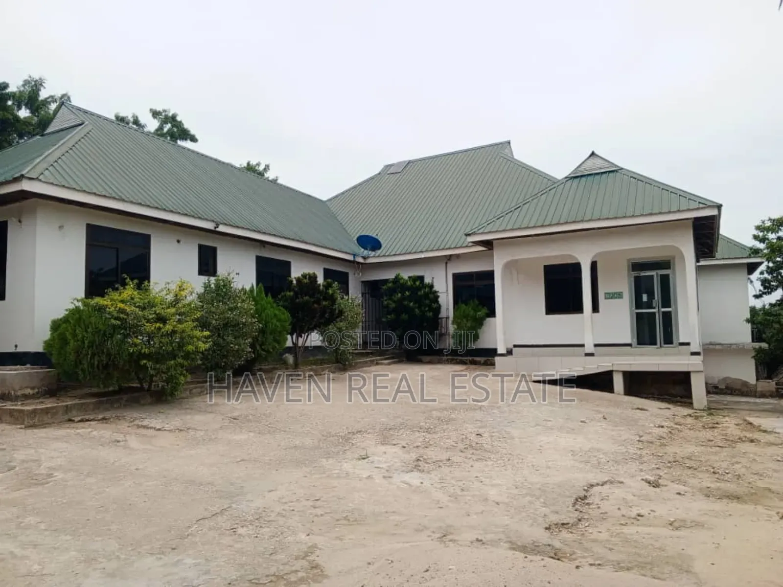 Lodge Inauzwa Mbezi in Mbezi