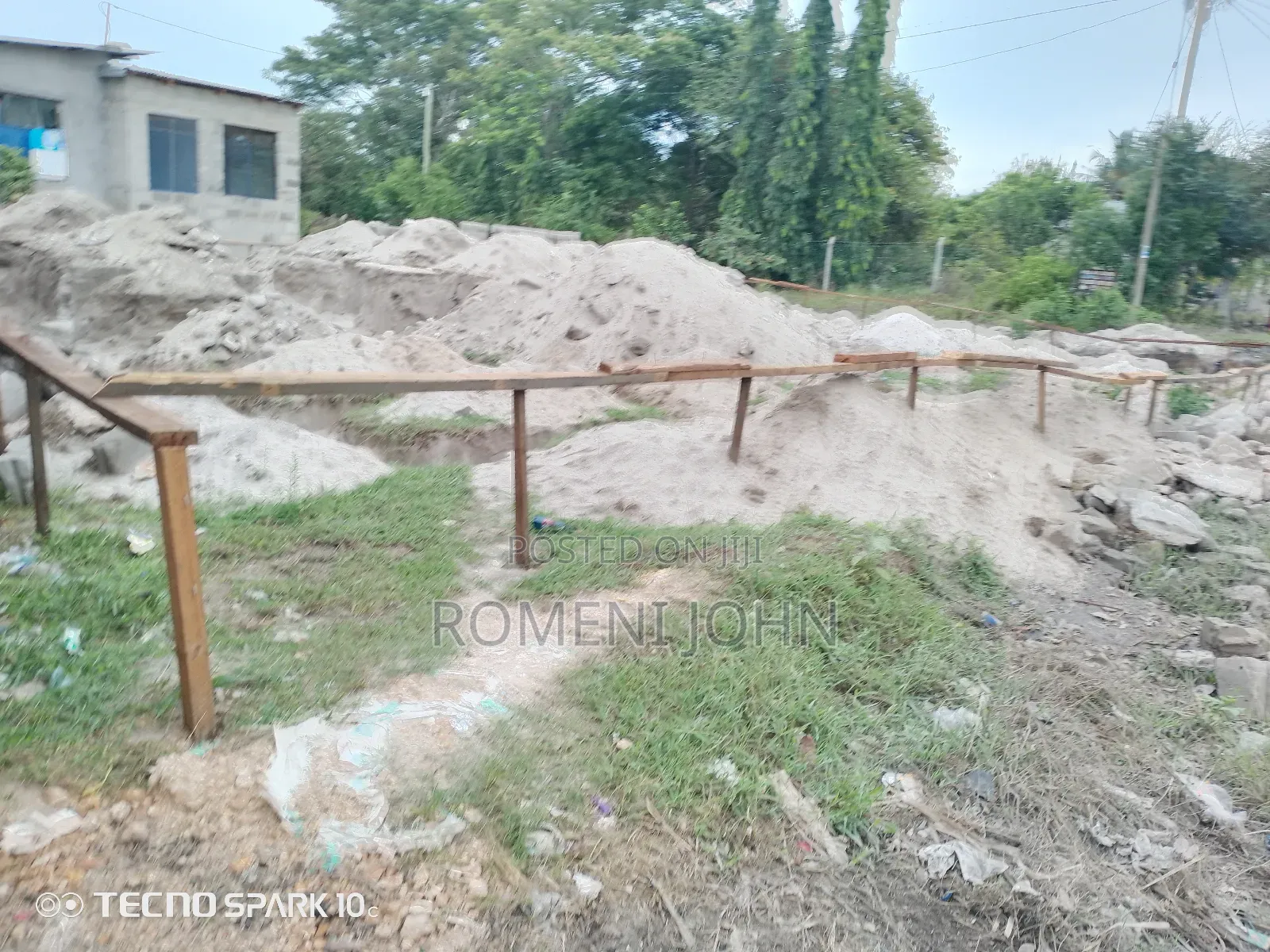 Eneo La Kibiashara Linauzwa Milin 12.5 Ukonga Majohe Viwege. in Ilala