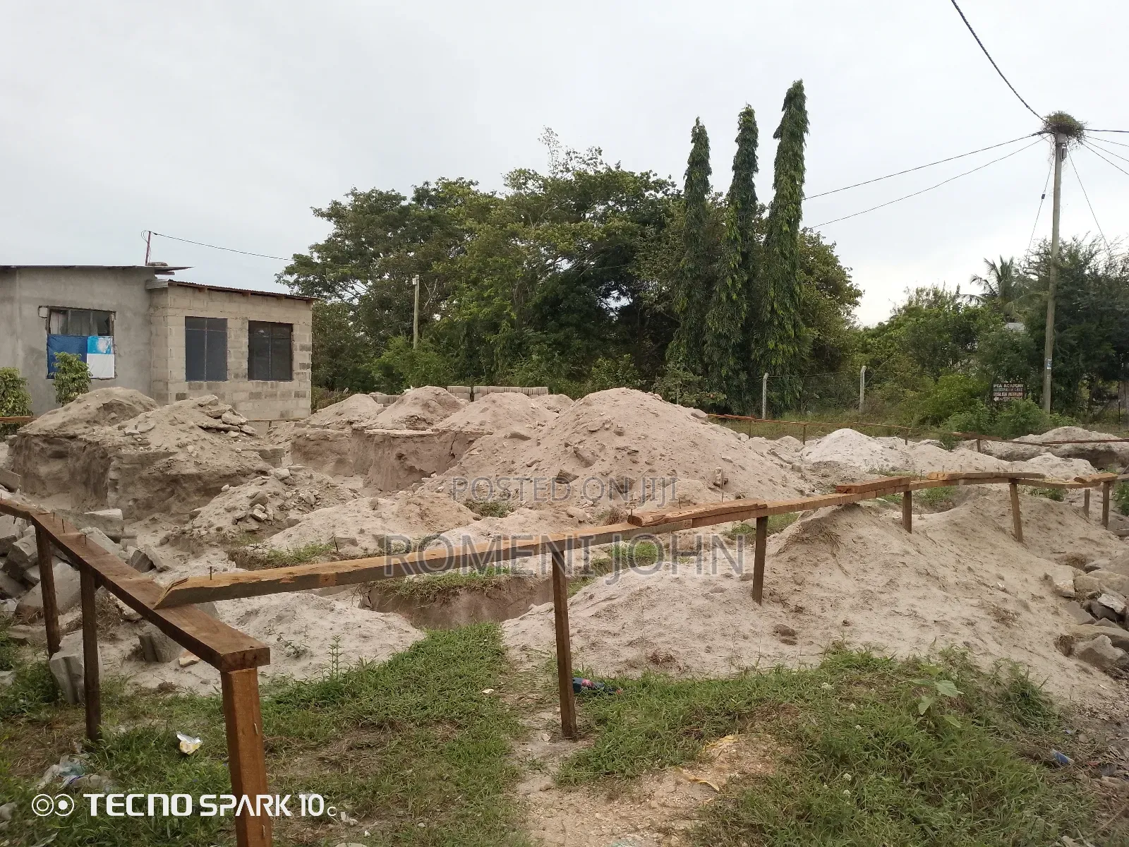 Eneo La Kibiashara Linauzwa Milin 12.5 Ukonga Majohe Viwege. in Ilala