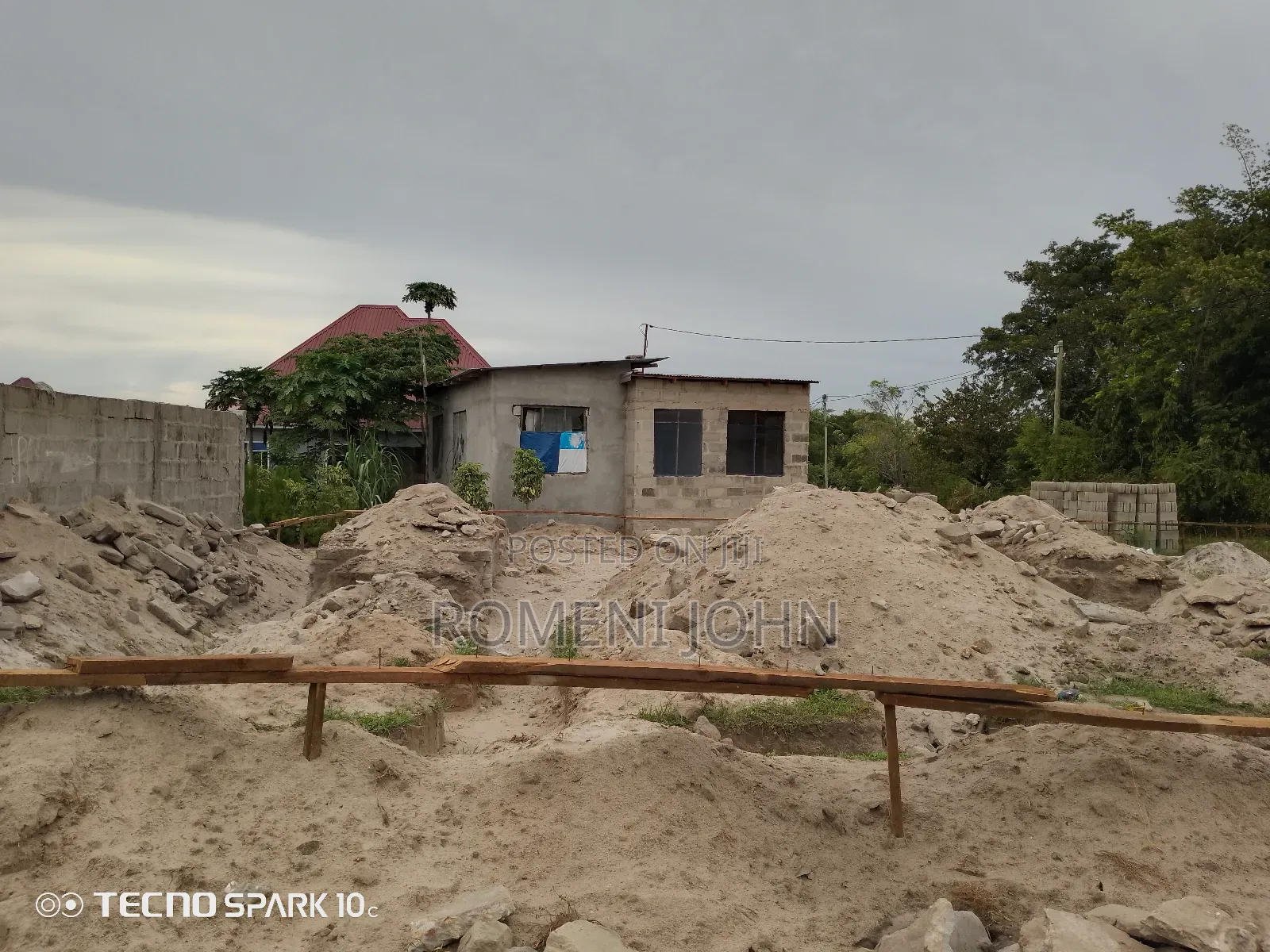 Eneo La Kibiashara Linauzwa Milin 12.5 Ukonga Majohe Viwege. in Ilala