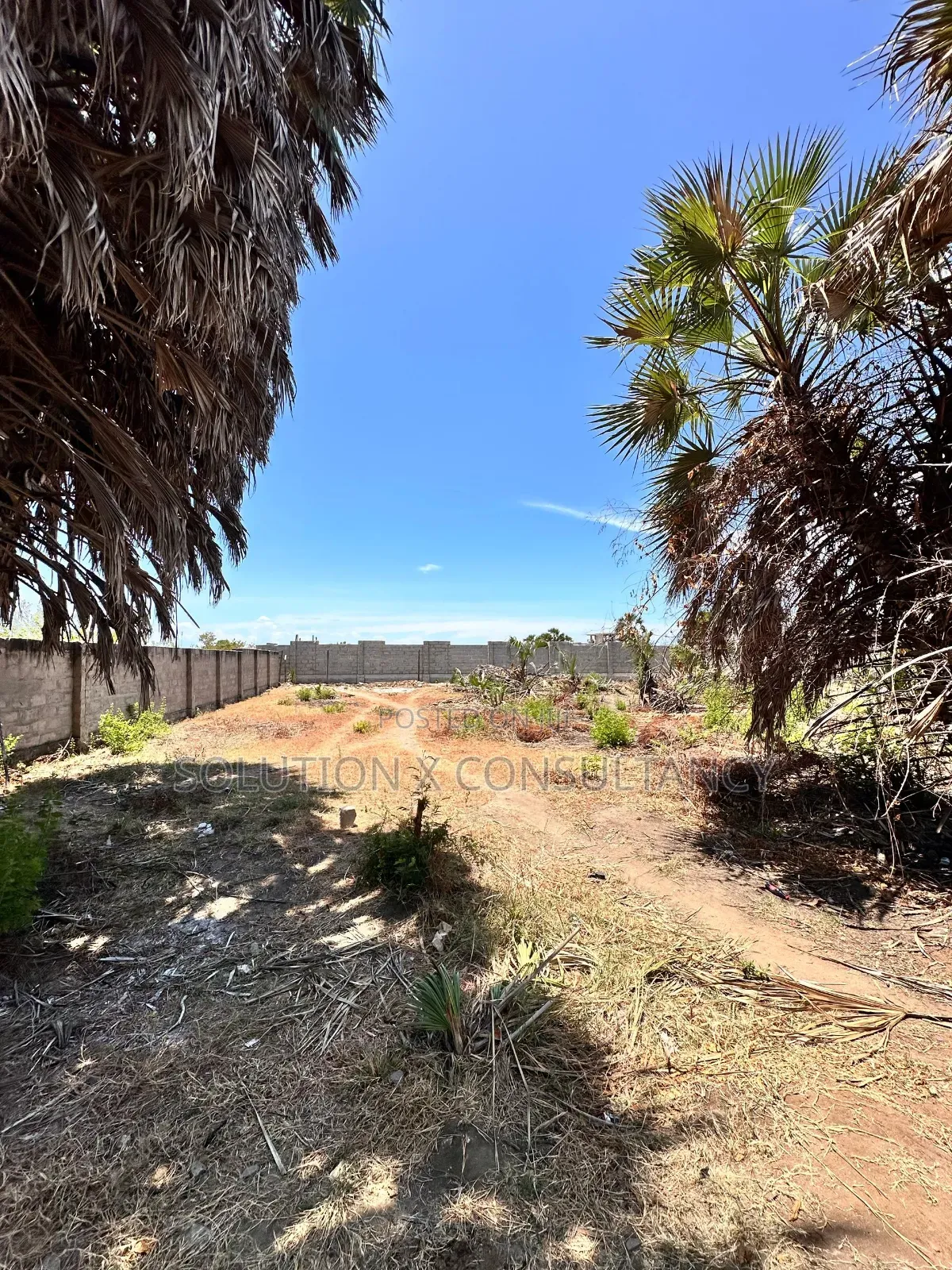Kiwanja Kinauzwa Mbweni Block 6 in Mbweni