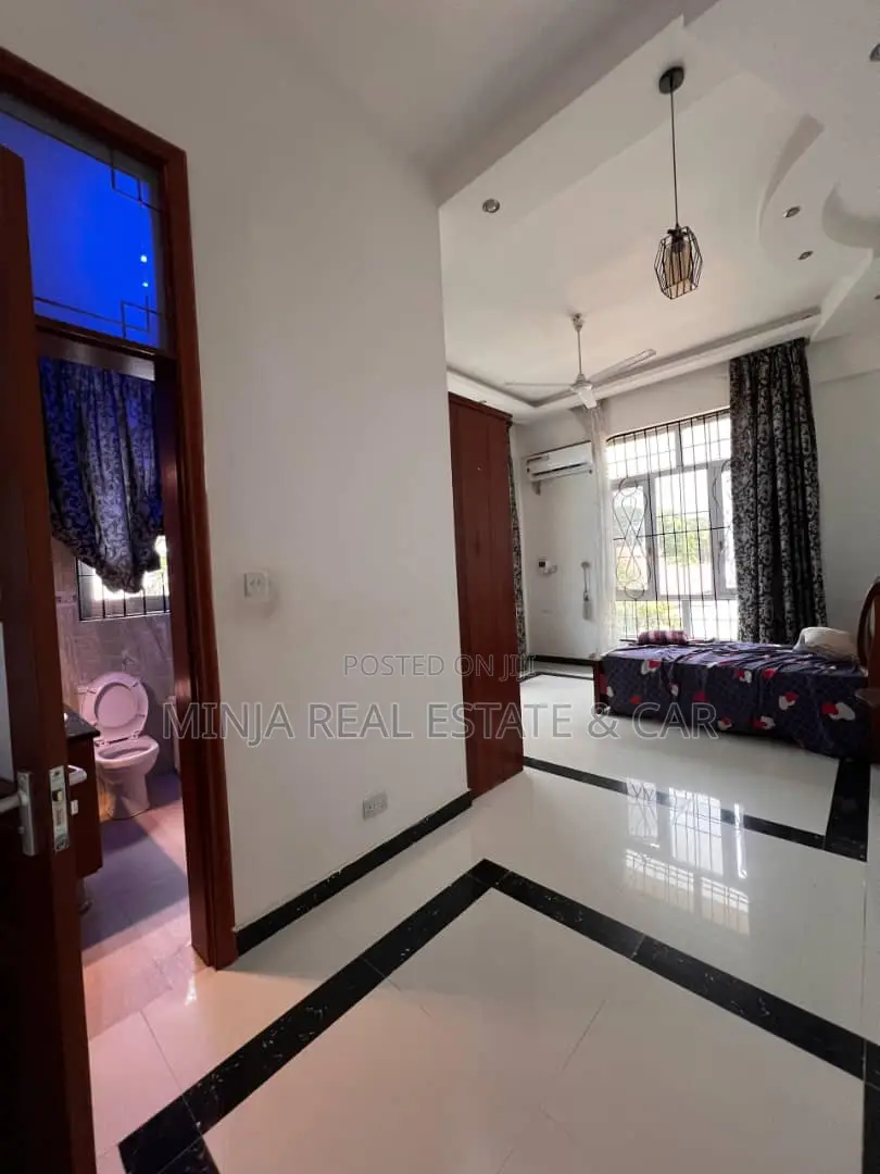 9bdrm House in Mbezi Beach for sale in Mbezi Beach