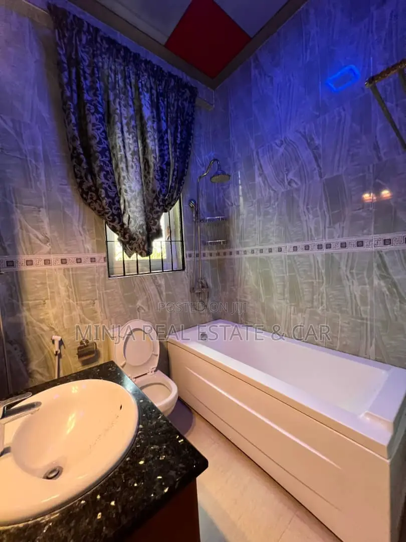 9bdrm House in Mbezi Beach for sale in Mbezi Beach