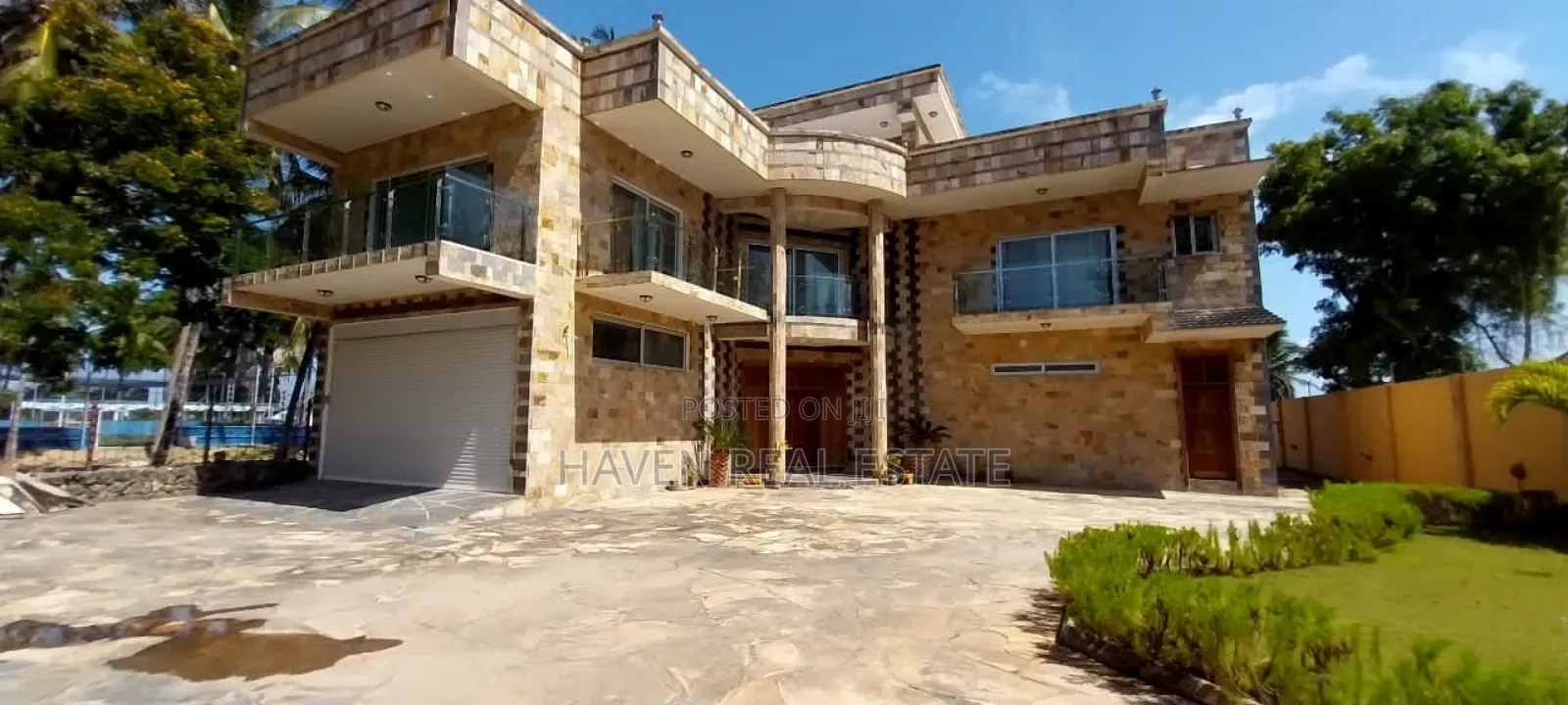 Furnished 6bdrm House in Kigamboni for sale in Kigamboni