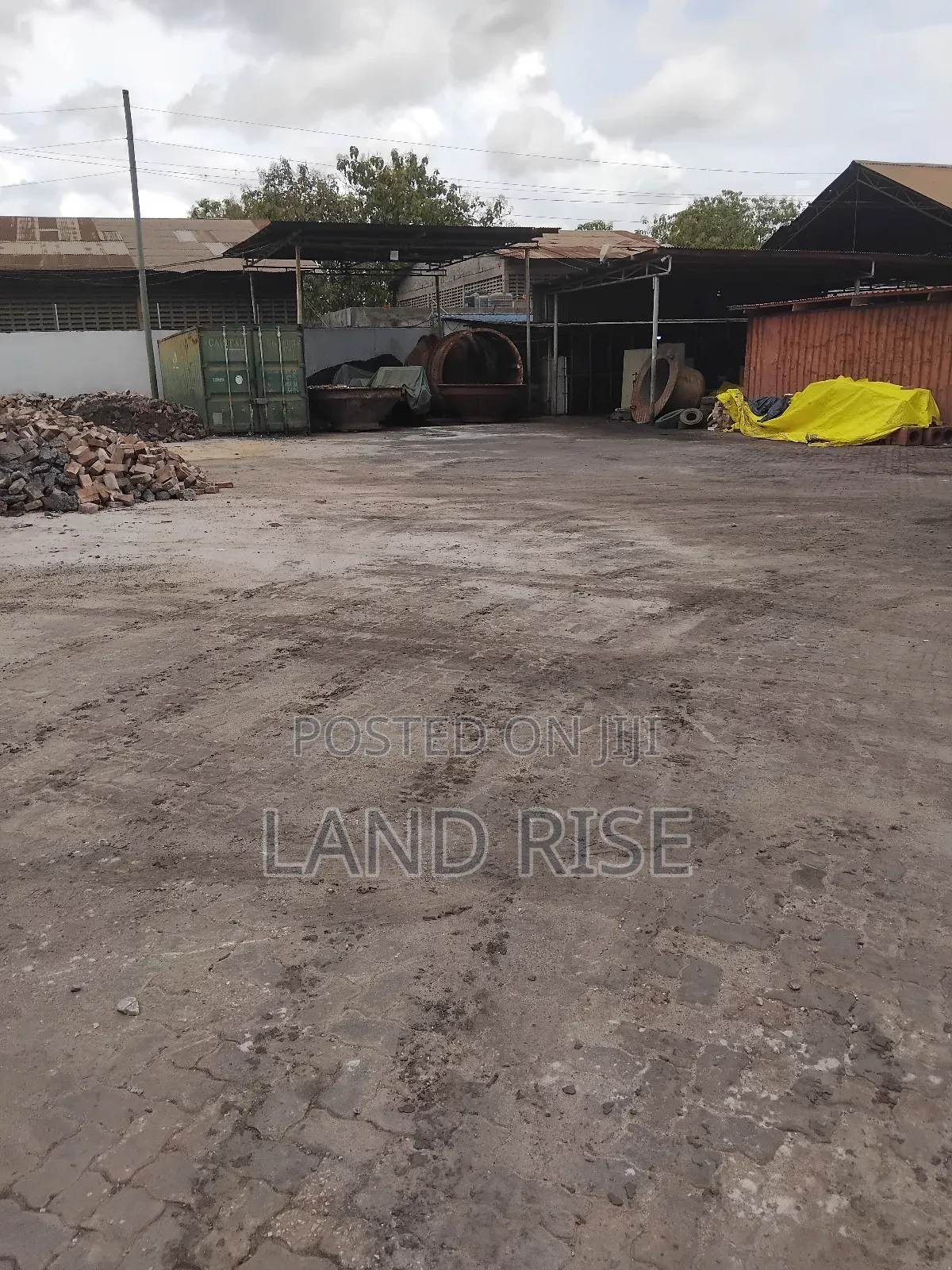 Open Yard 1250 SQM in Nyerere Road in Vingunguti