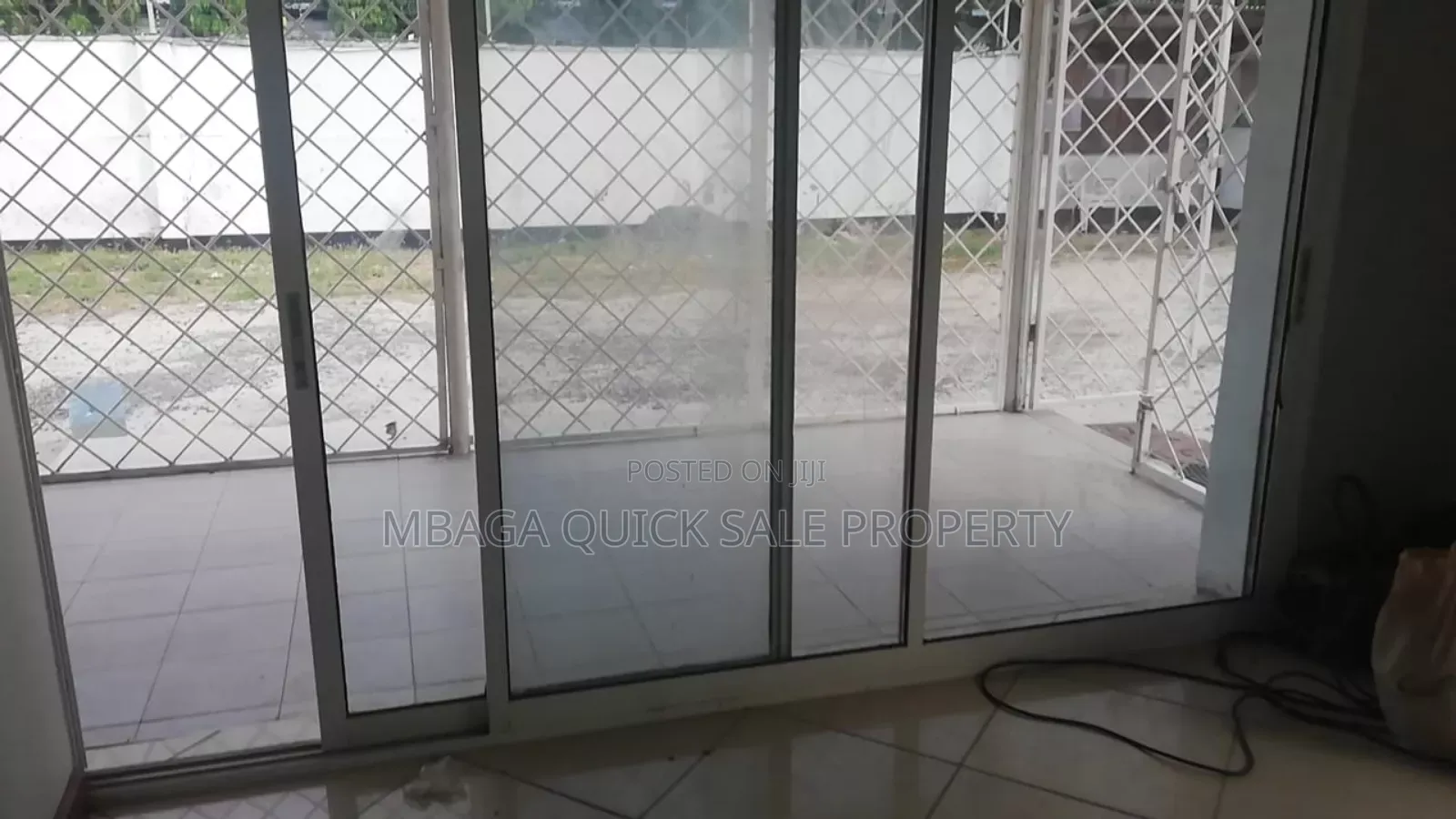 10bdrm House in Mikocheni for sale in Mikocheni