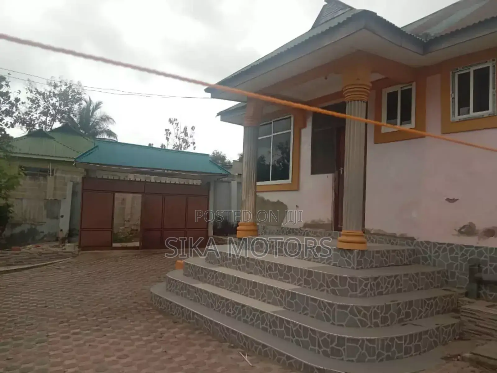 3bdrm House in Njiapanda Makabe, Kinondoni for sale in Kinondoni