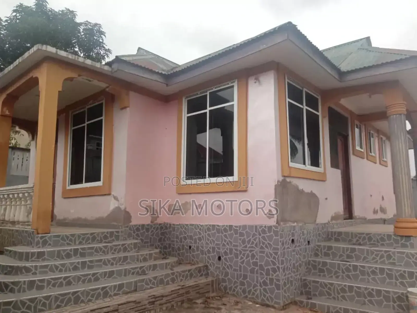 3bdrm House in Njiapanda Makabe, Kinondoni for sale in Kinondoni