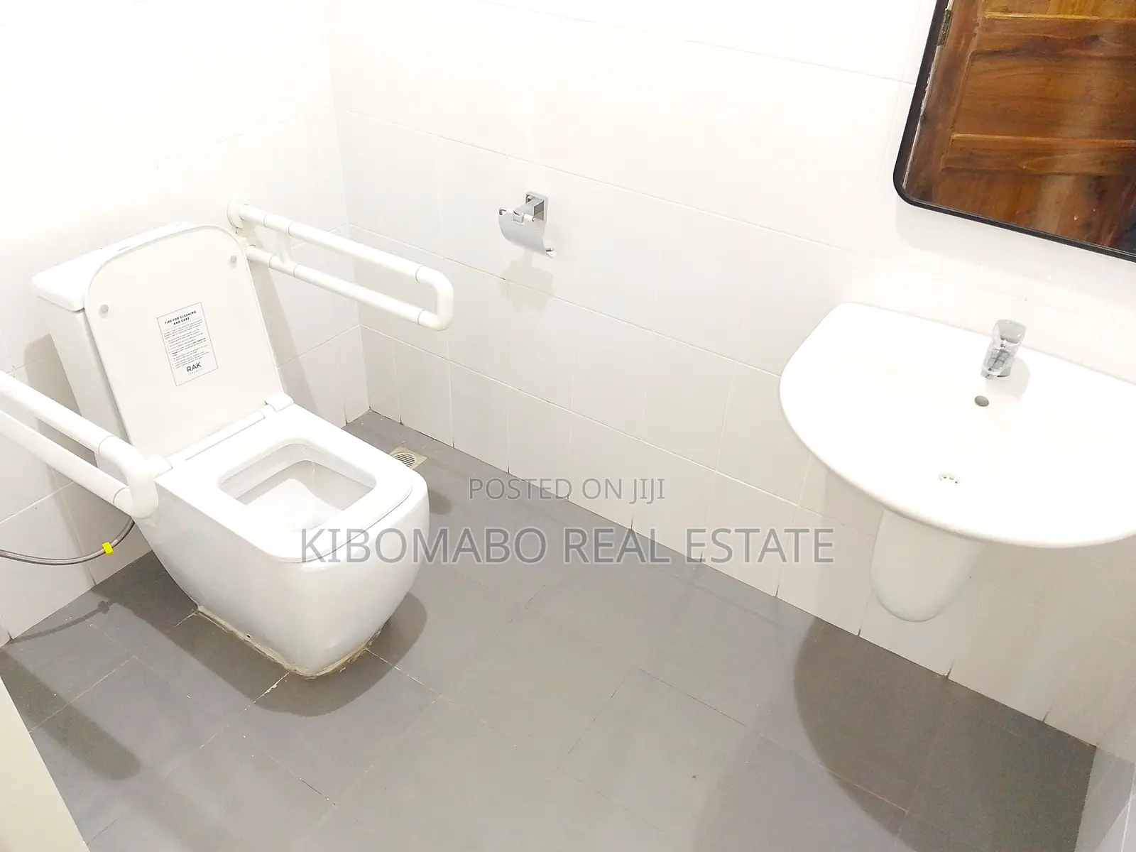 Office Space 200 - 400sqm Modern, Rental - Oysterbay || Ada Estate in Ada Estate
