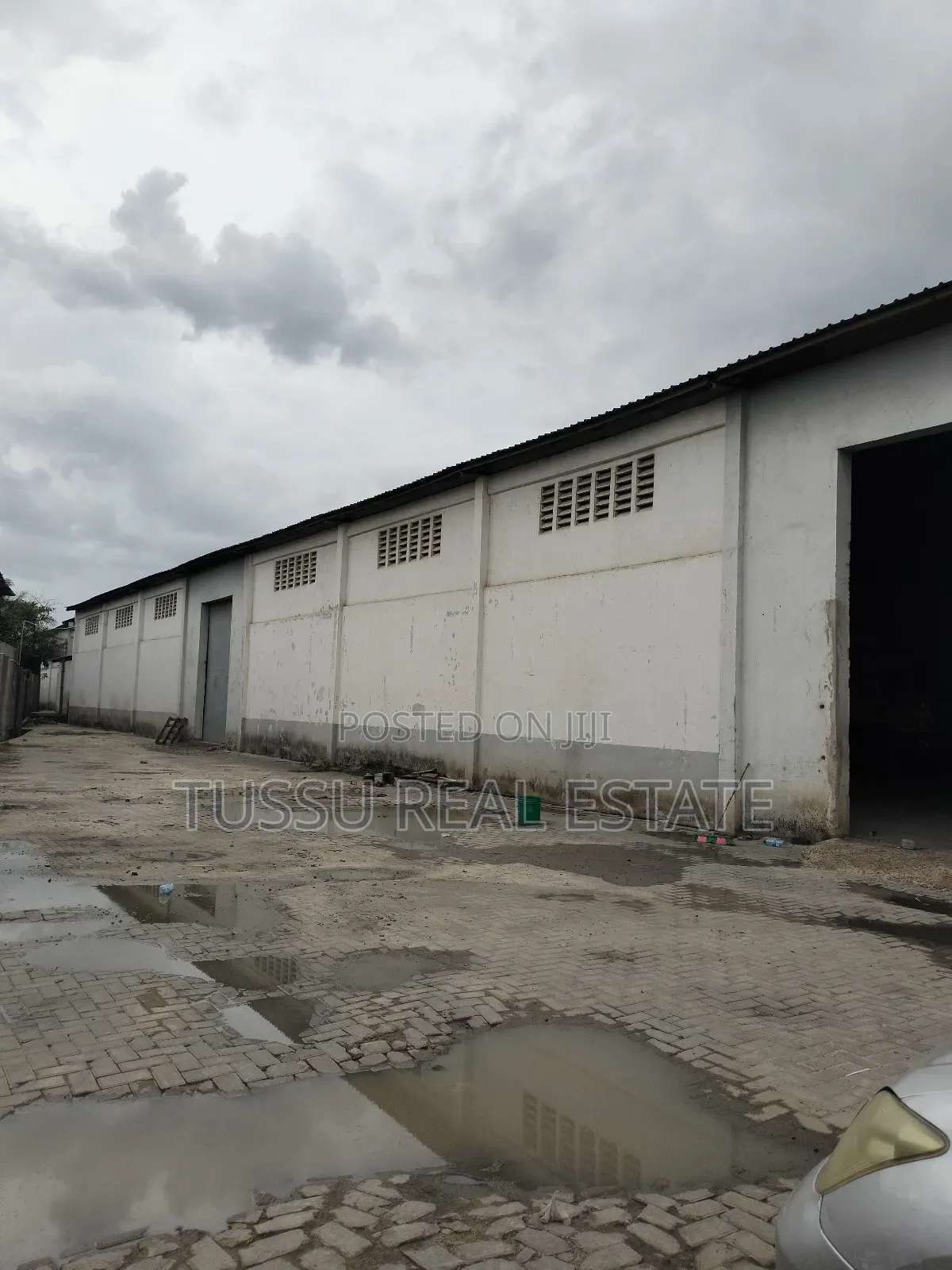 Ware House for Rent at Tazara DSM in Vingunguti