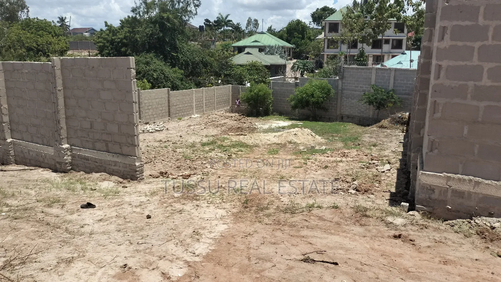 Fenced Plot for Sale in Goba Lastanza SQM 750 in Goba