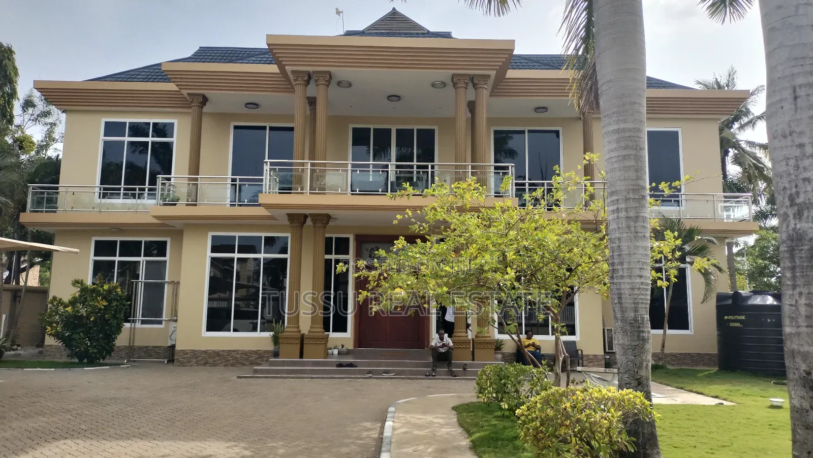 Furnished 8bdrm House in Mbezibeach Rainbow for sale in Mbezi Beach