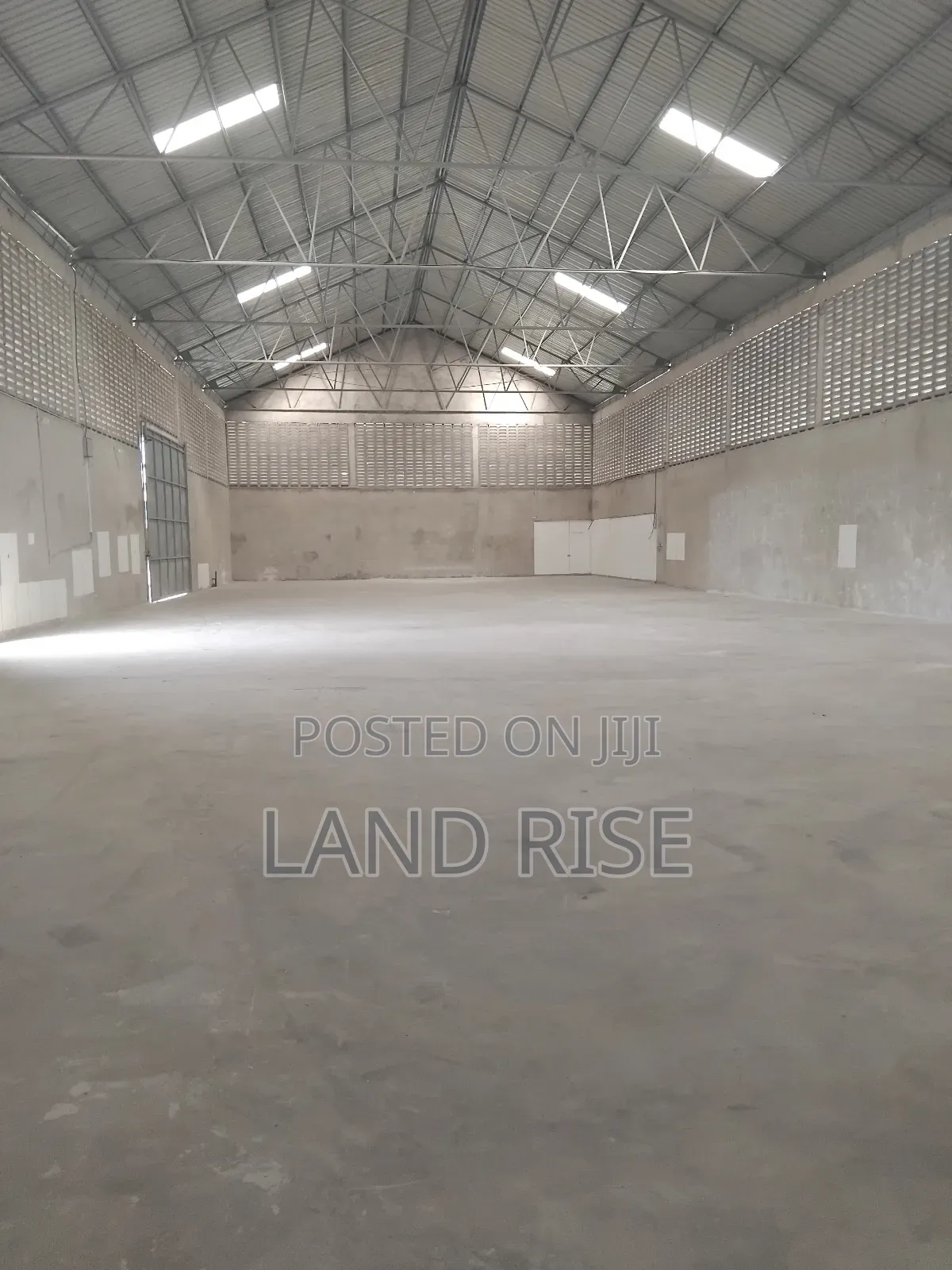 1000 SQM Warehouse in Mikocheni in Mikocheni