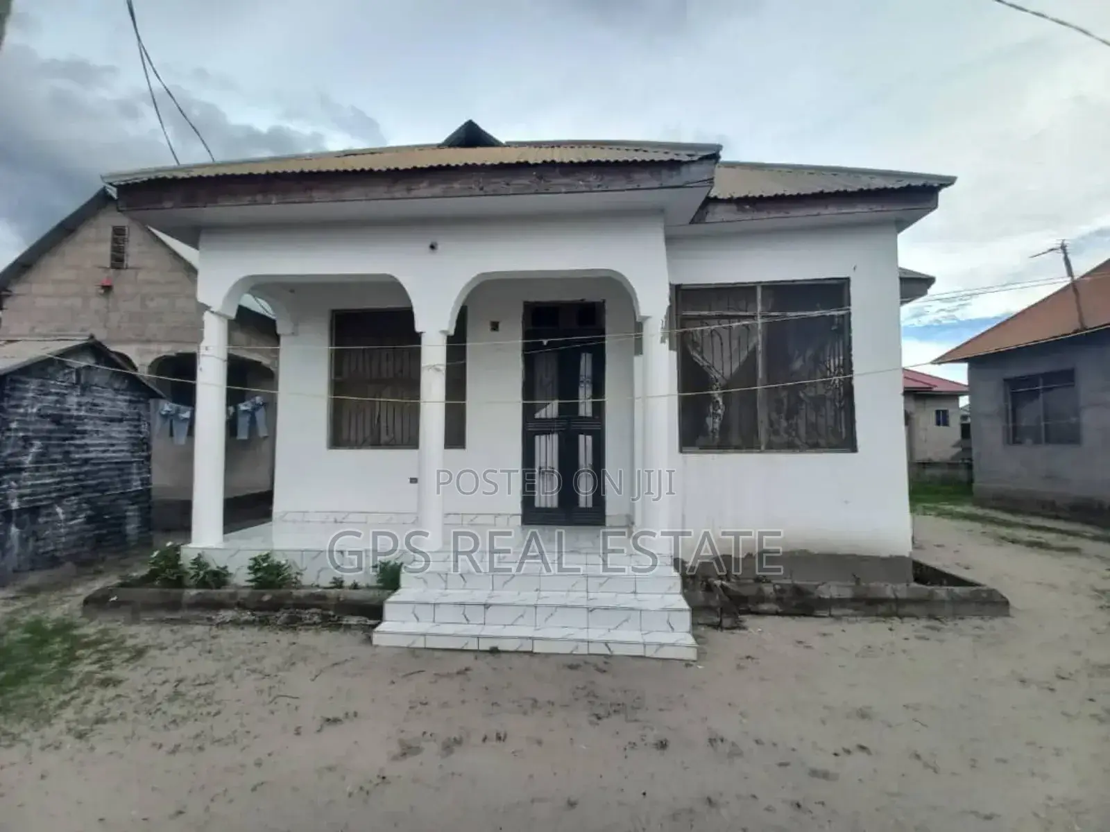 3bdrm House in Mbande Kisewe, Kinondoni for sale in Kinondoni