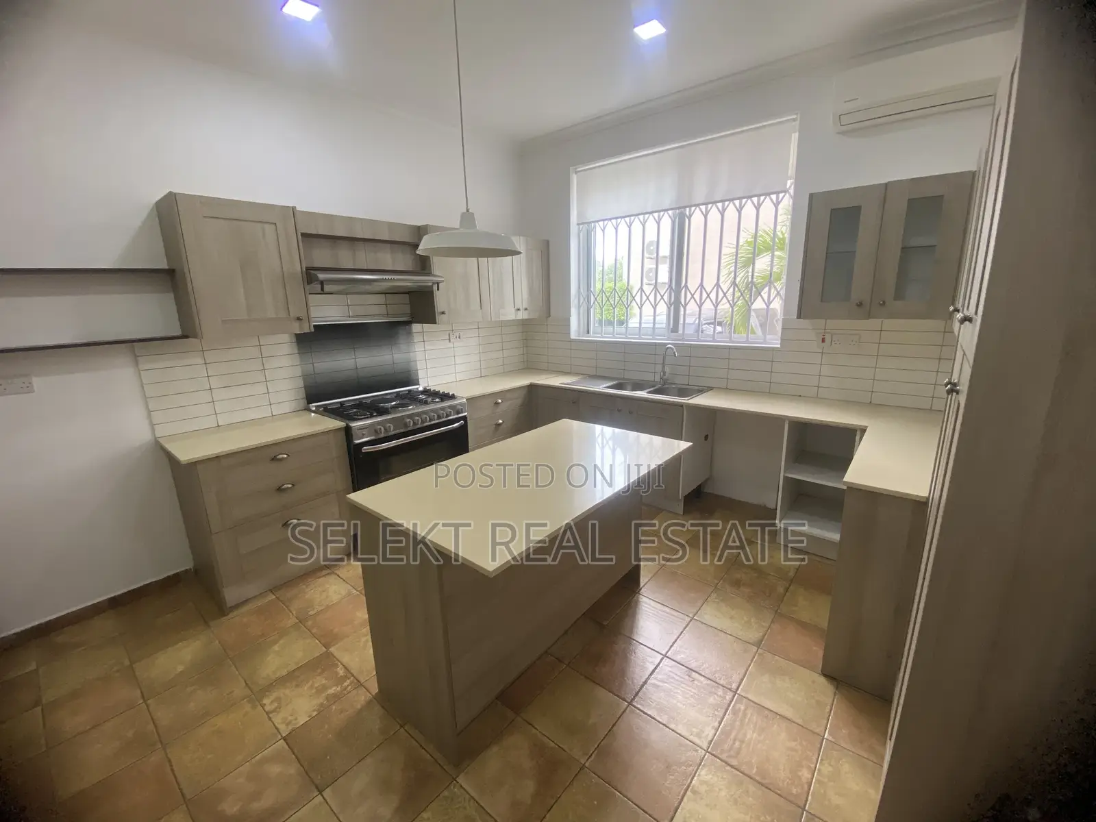 4bdrm Villa in Oysterbay, Kinondoni for rent in Kinondoni