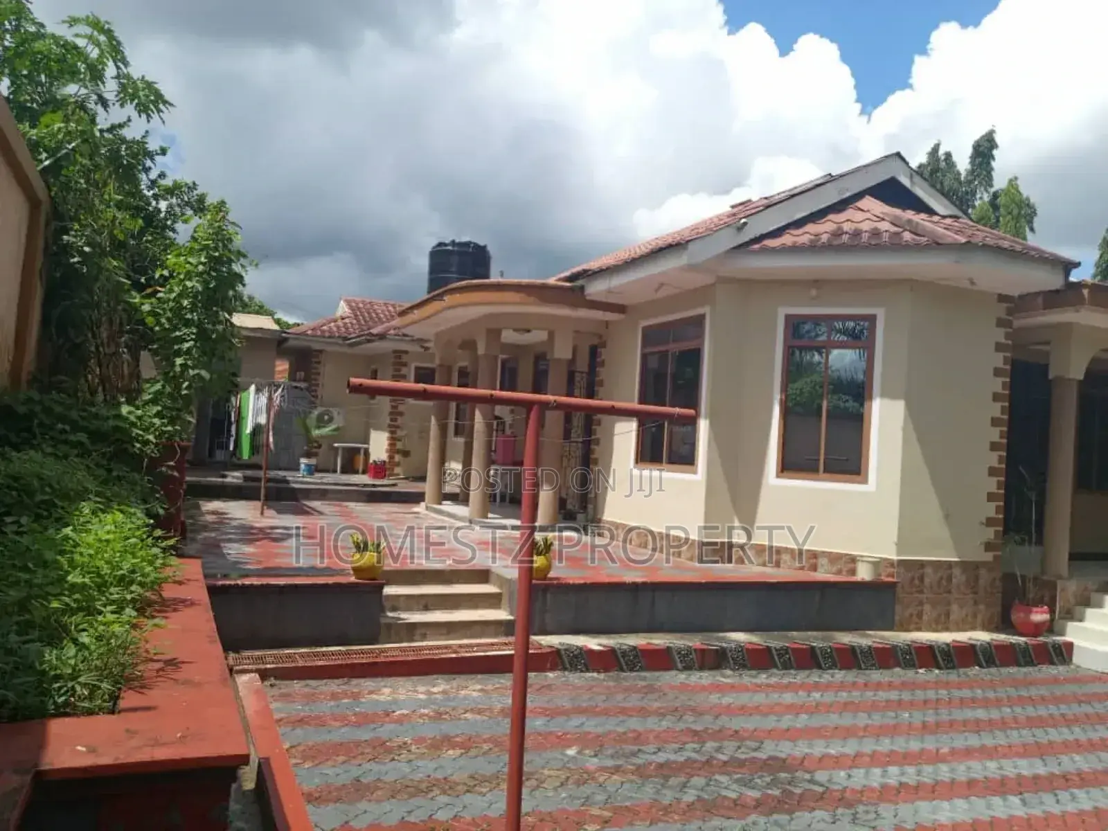 5bdrm House in Kimara Temboni, Kinondoni for sale in Kinondoni