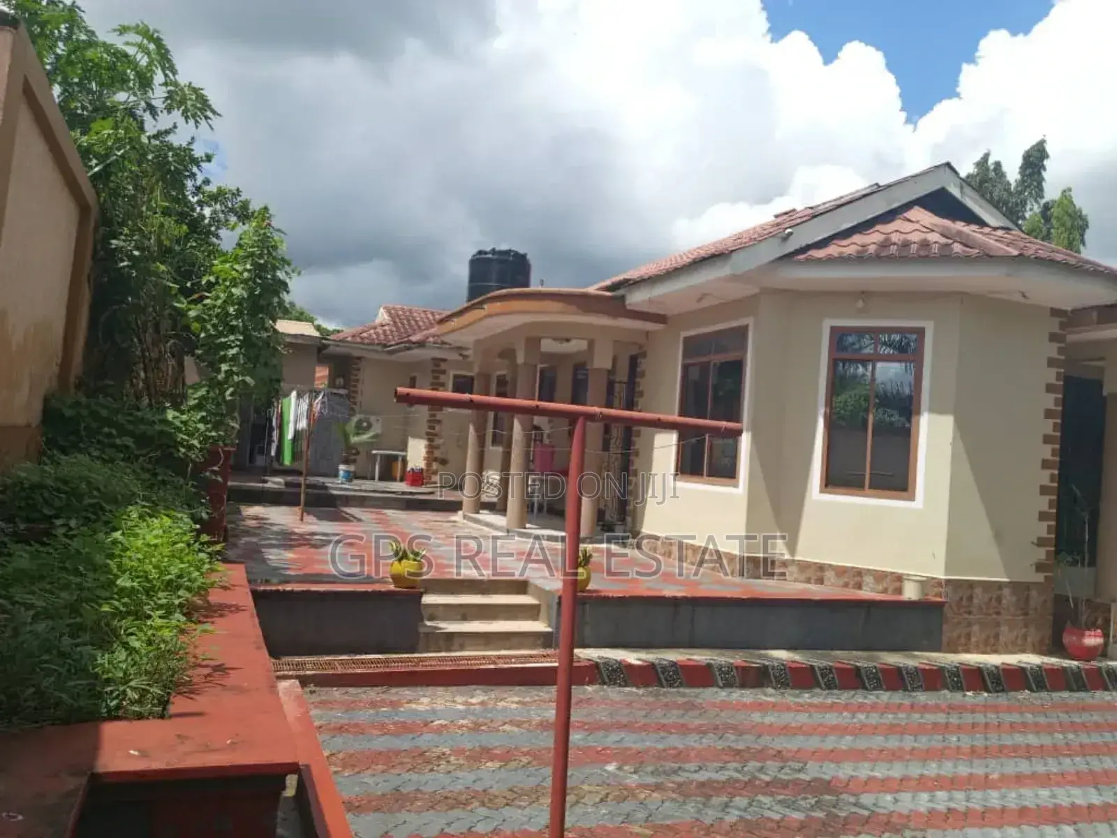 5bdrm House in Kimara Temboni, Kinondoni for sale in Kinondoni