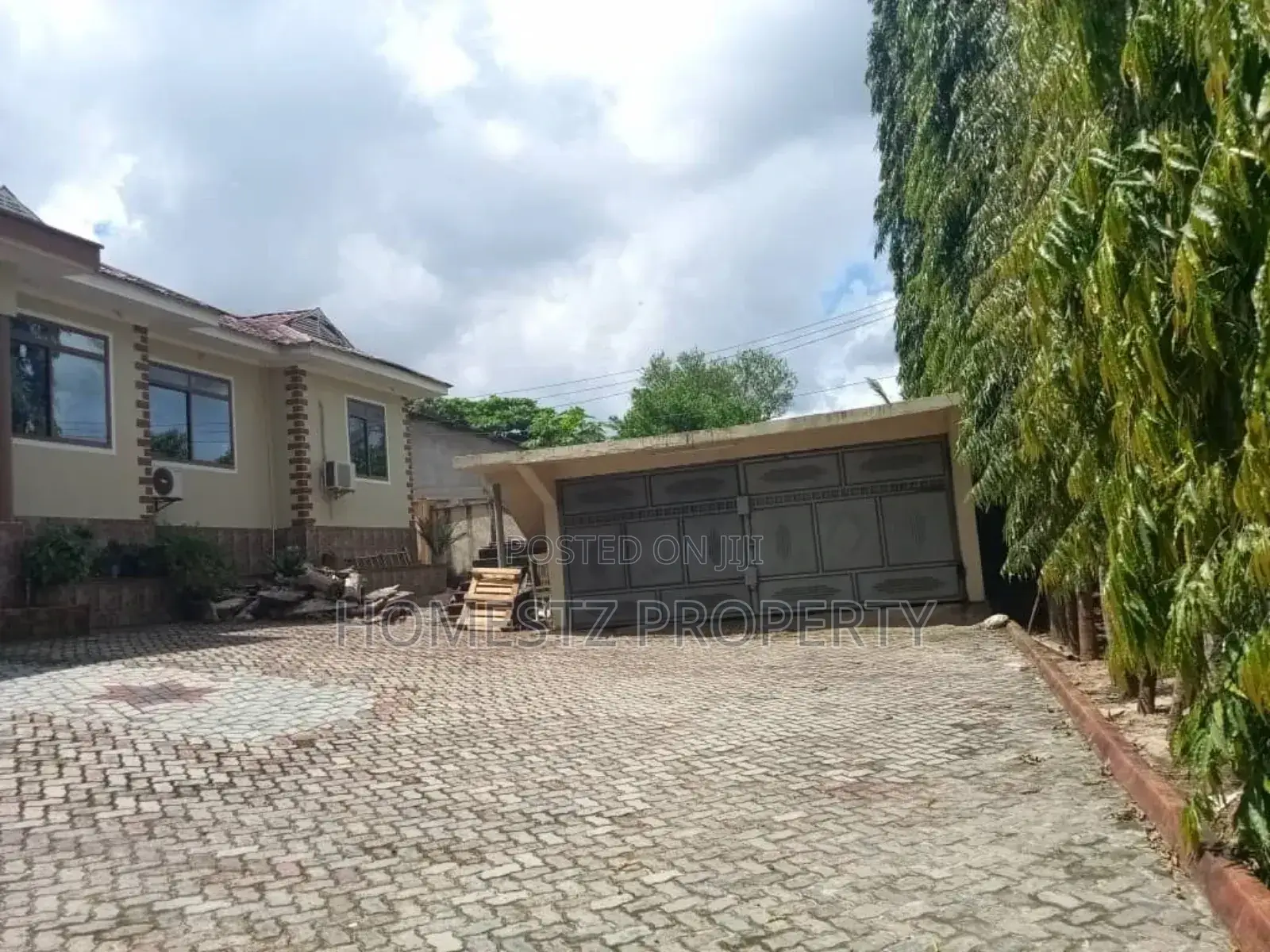 5bdrm House in Kimara Temboni, Kinondoni for sale in Kinondoni