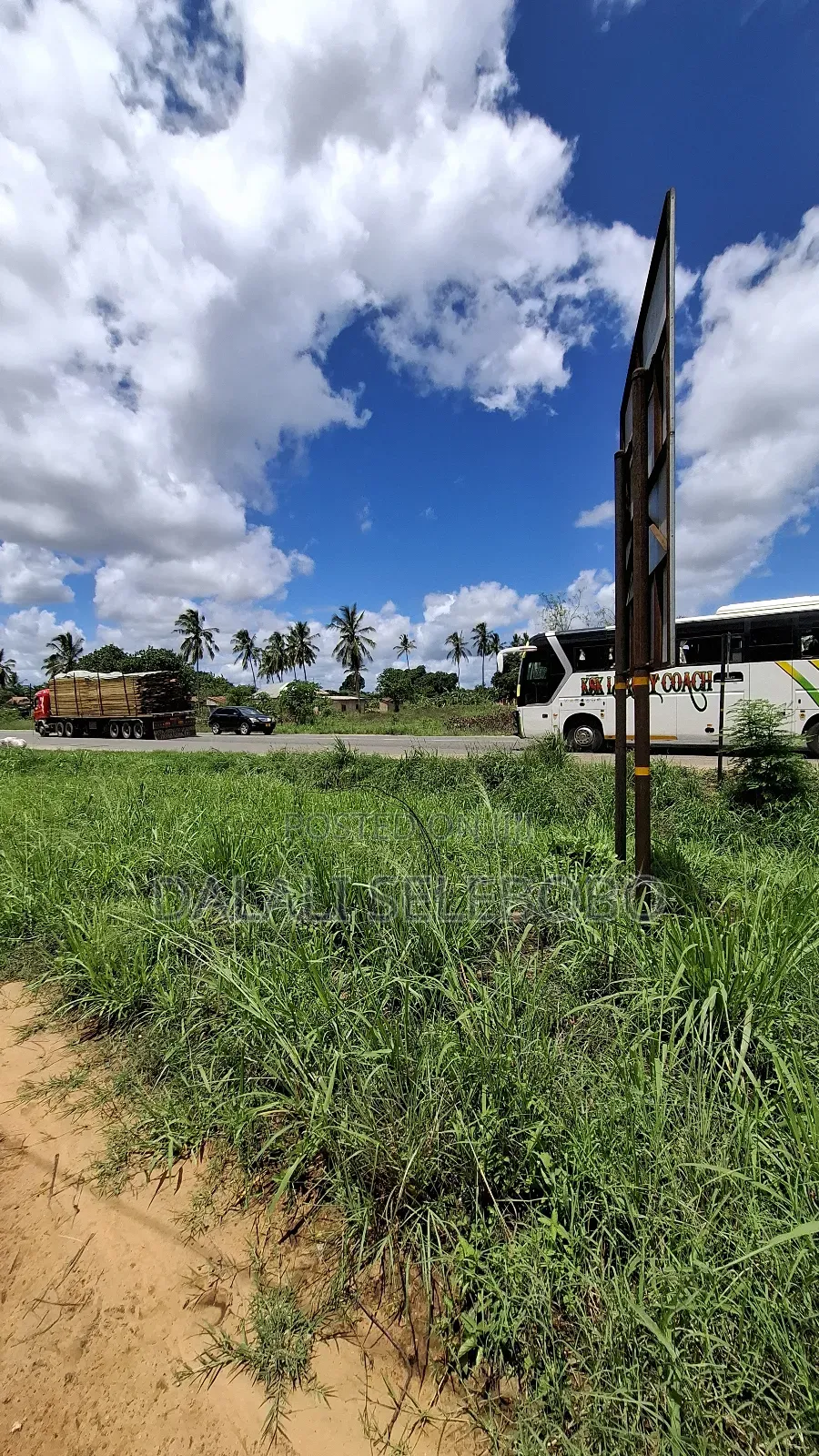4hecter We Look Main Road Bagamoyo Mapinga in Bagamoyo