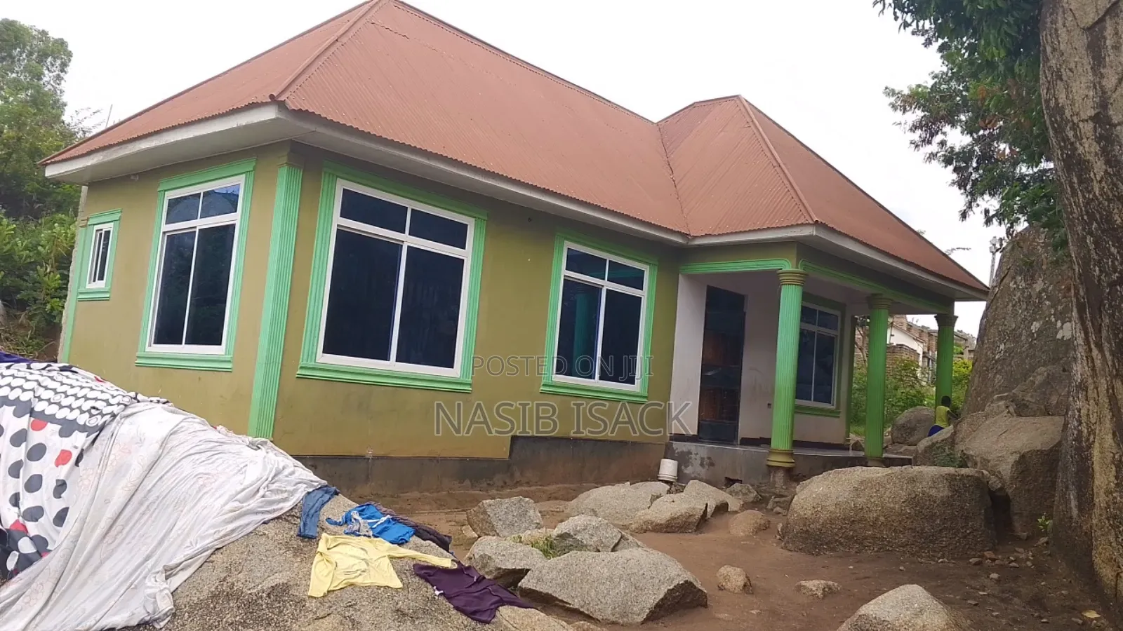 Furnished 2bdrm House in Mkolani for sale in Mkolani