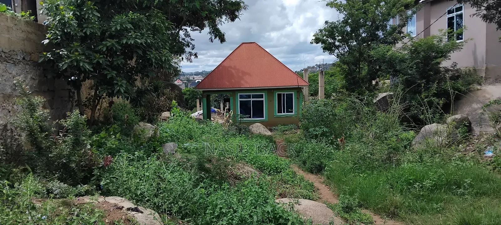 Furnished 2bdrm House in Mkolani for sale in Mkolani