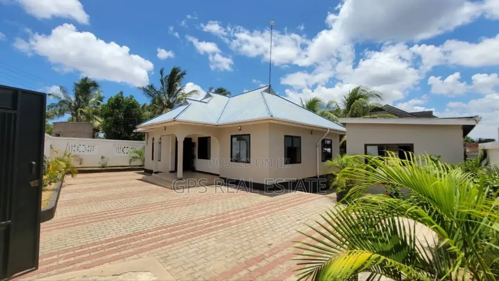 3bdrm House in Mikwambe, Kigamboni for sale in Kigamboni