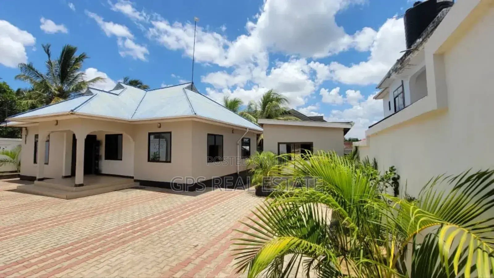 3bdrm House in Mikwambe, Kigamboni for sale in Kigamboni