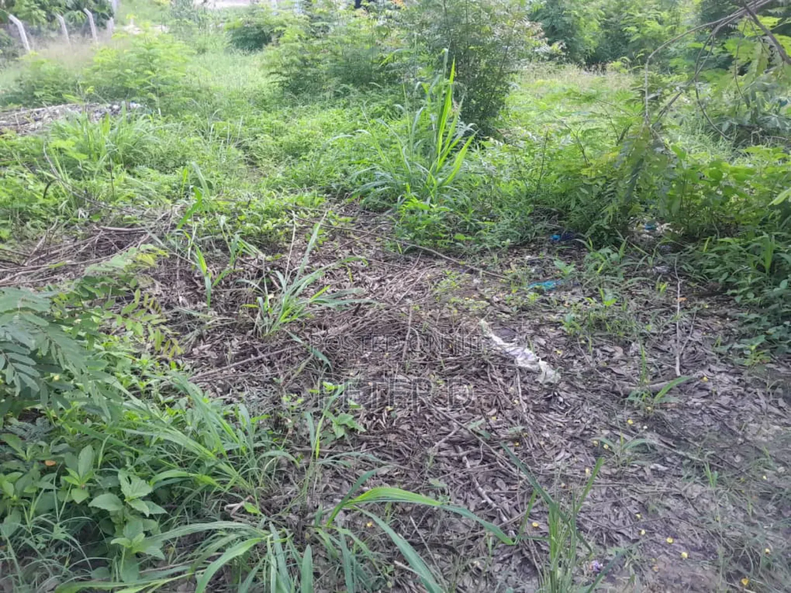 Kiwanja Karibu Na Lami Stop Over in Kimara