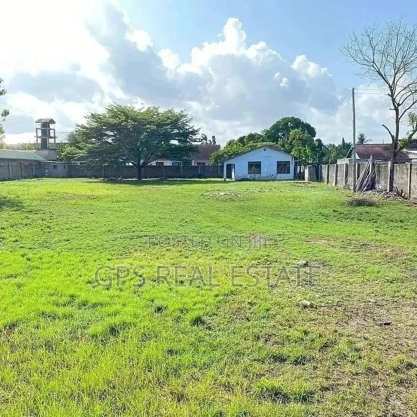 Plot for Salee in Kinondoni