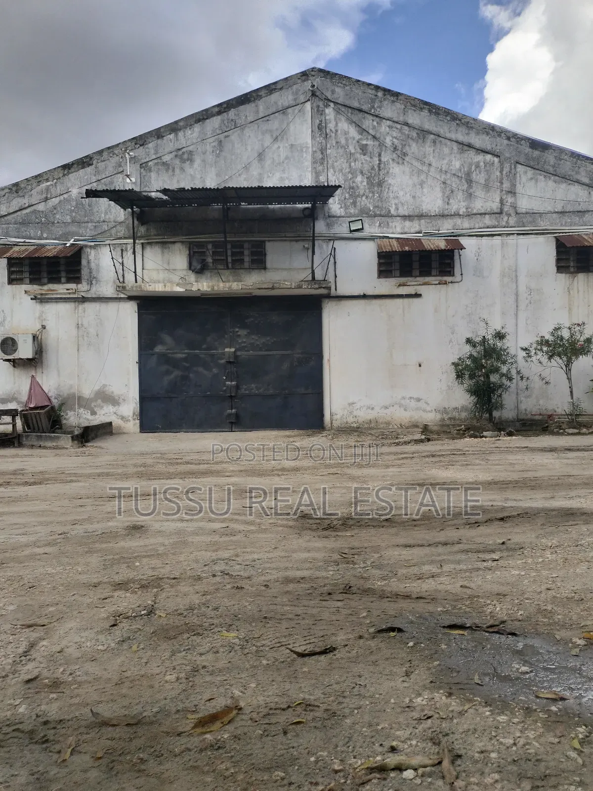 Warehouse for Rent Airport/Kipawa SQM 200 SQM 100 in Ilala