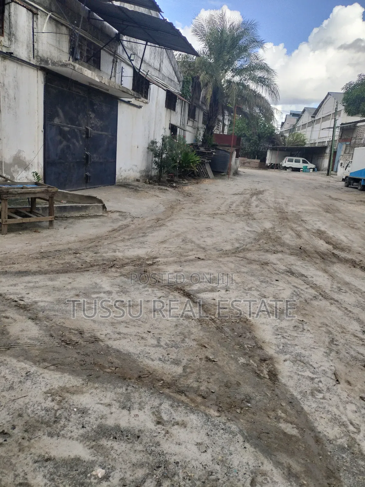 Warehouse for Rent Airport/Kipawa SQM 200 SQM 100 in Ilala