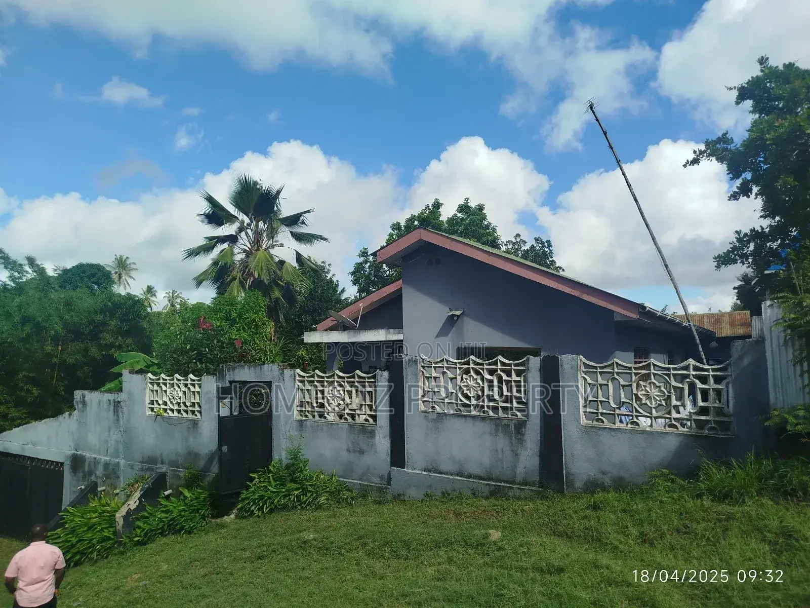 9bdrm Apartment in Kibamba Kwa Mangi, Kinondoni for sale in Kinondoni