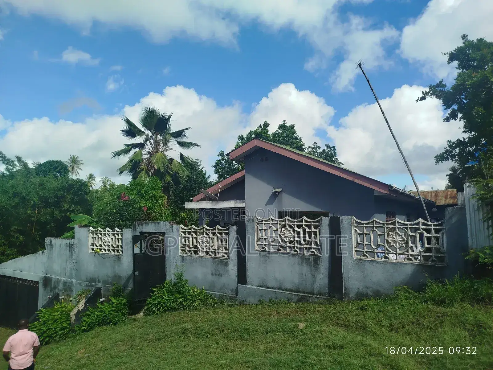 9bdrm Apartment in Kibamba Kwa Mangi, Kinondoni for sale in Kinondoni