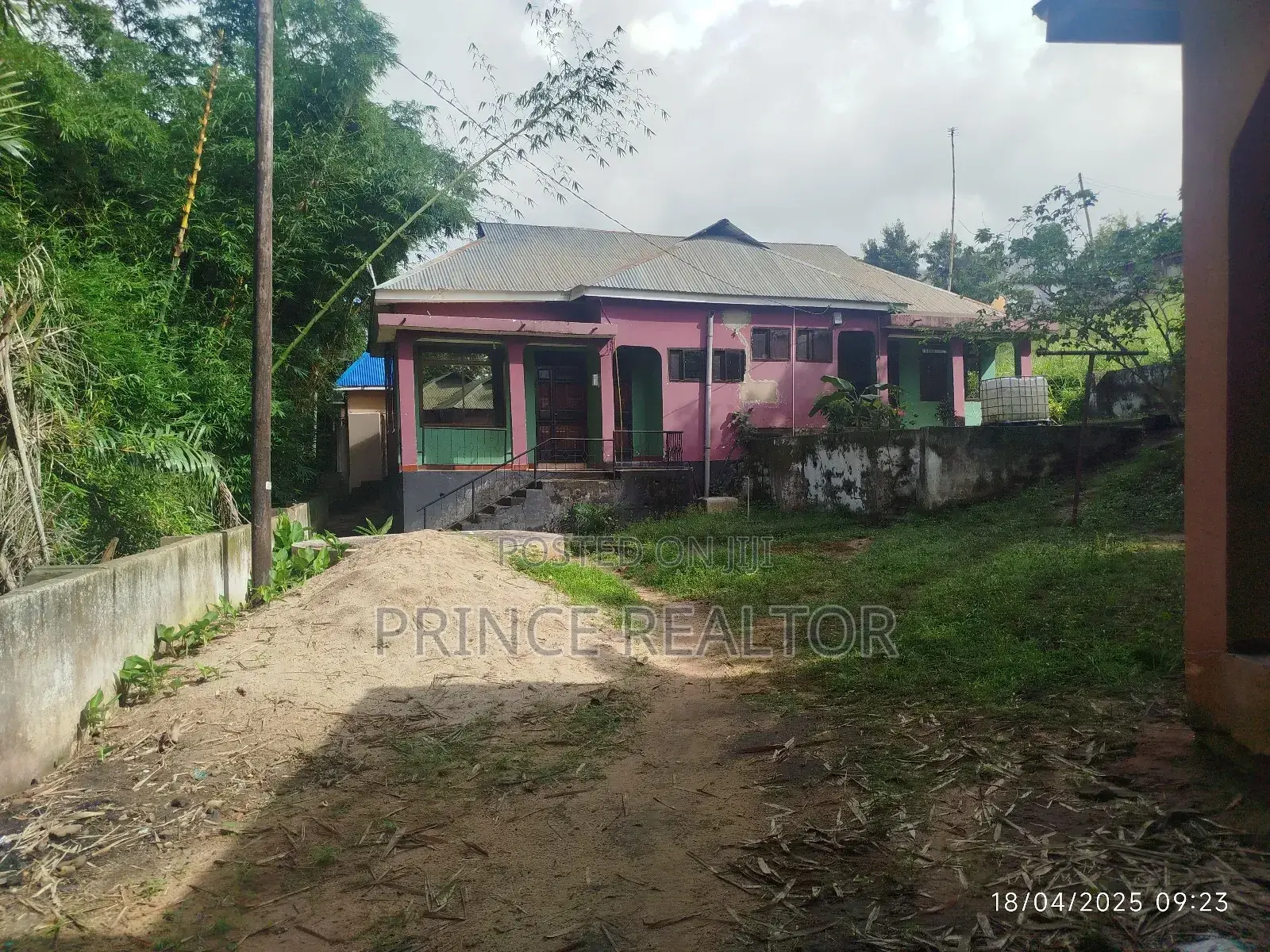9bdrm Apartment in Kibamba Kwa Mangi, Kinondoni for sale in Kinondoni