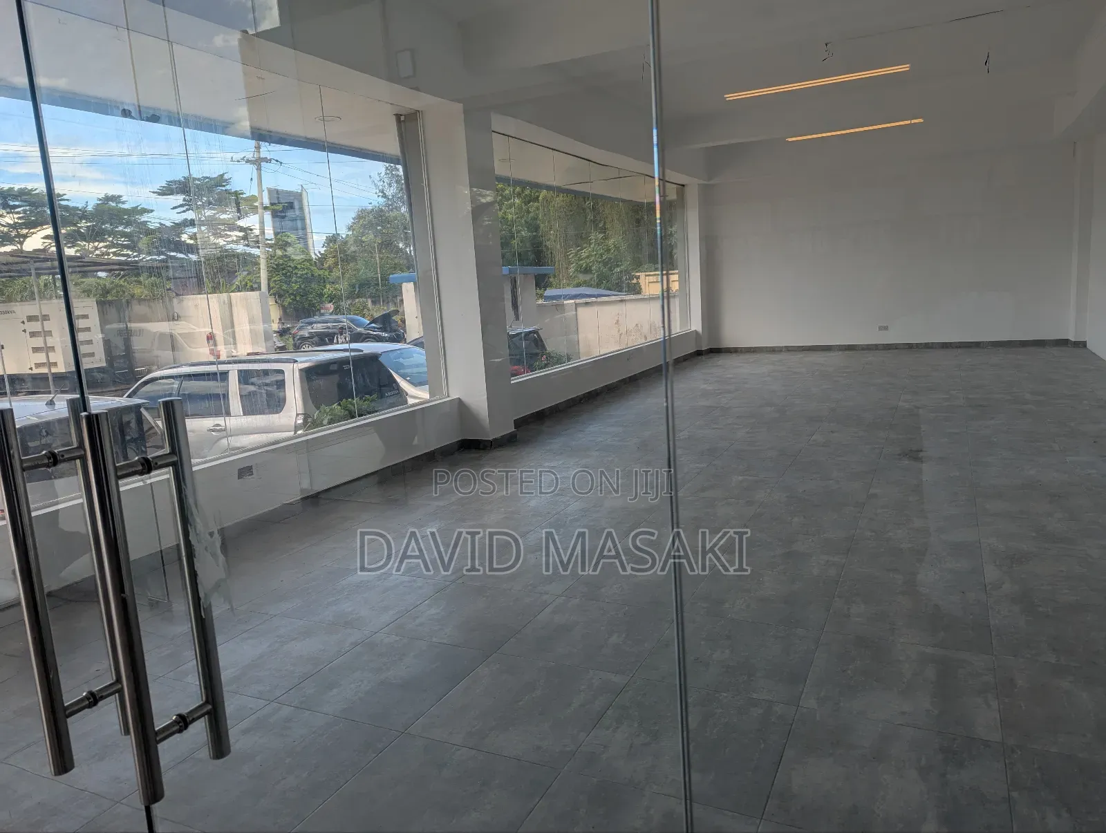 Showroom/Office on Gf for Rent in the Peninsula in Masaki