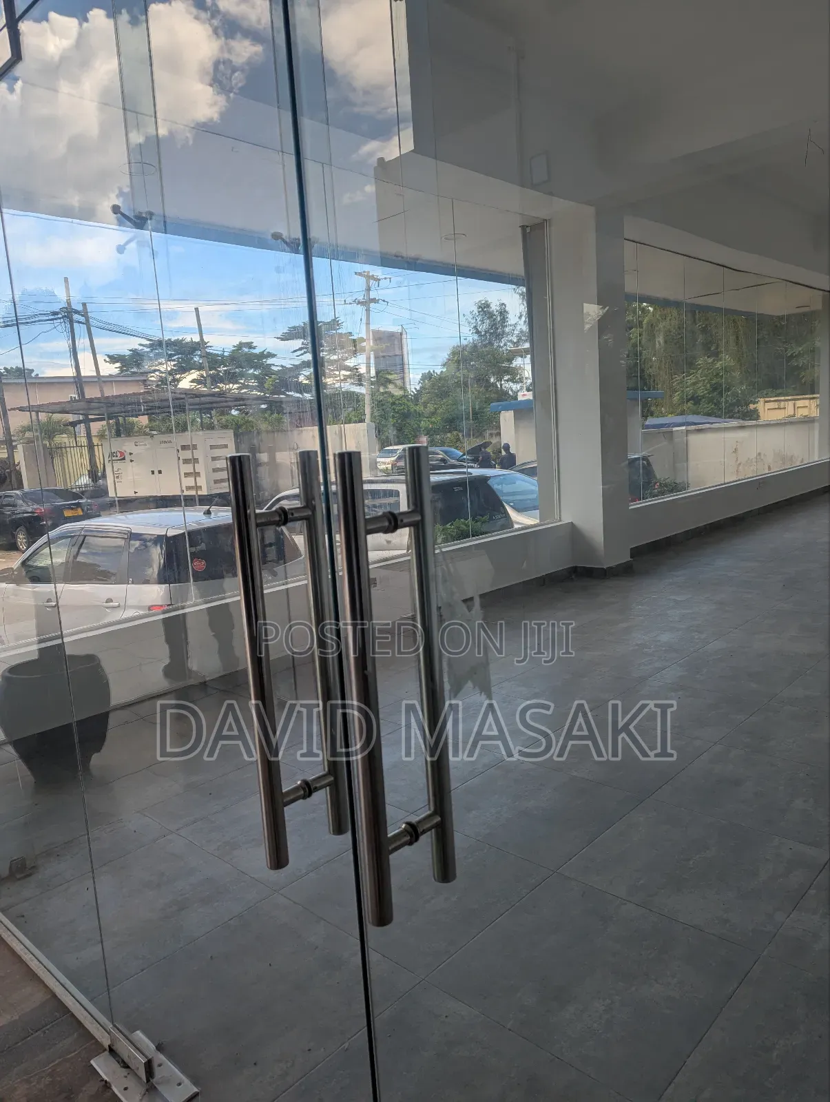 Showroom/Office on Gf for Rent in the Peninsula in Masaki