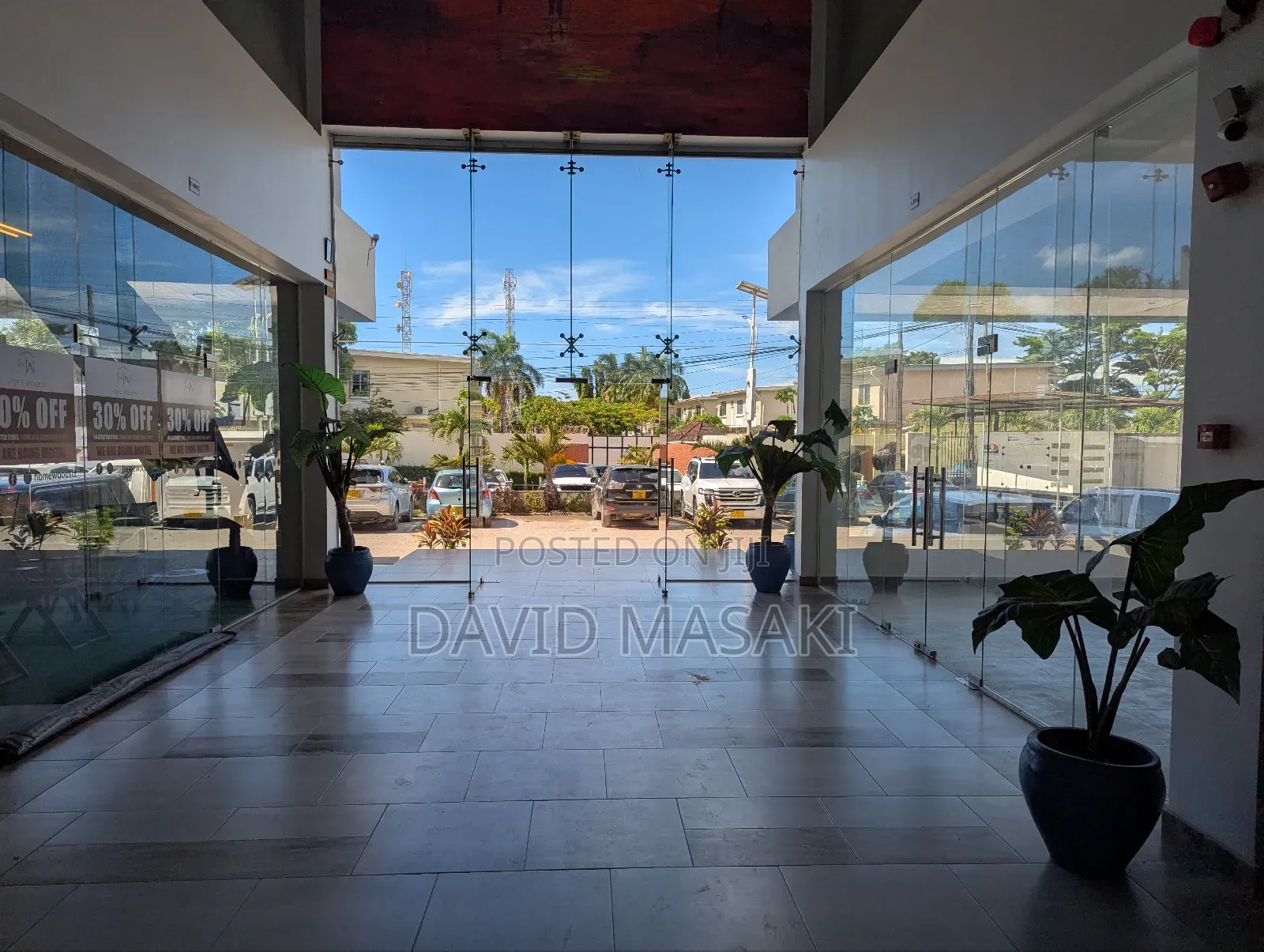 Showroom/Office on Gf for Rent in the Peninsula in Masaki