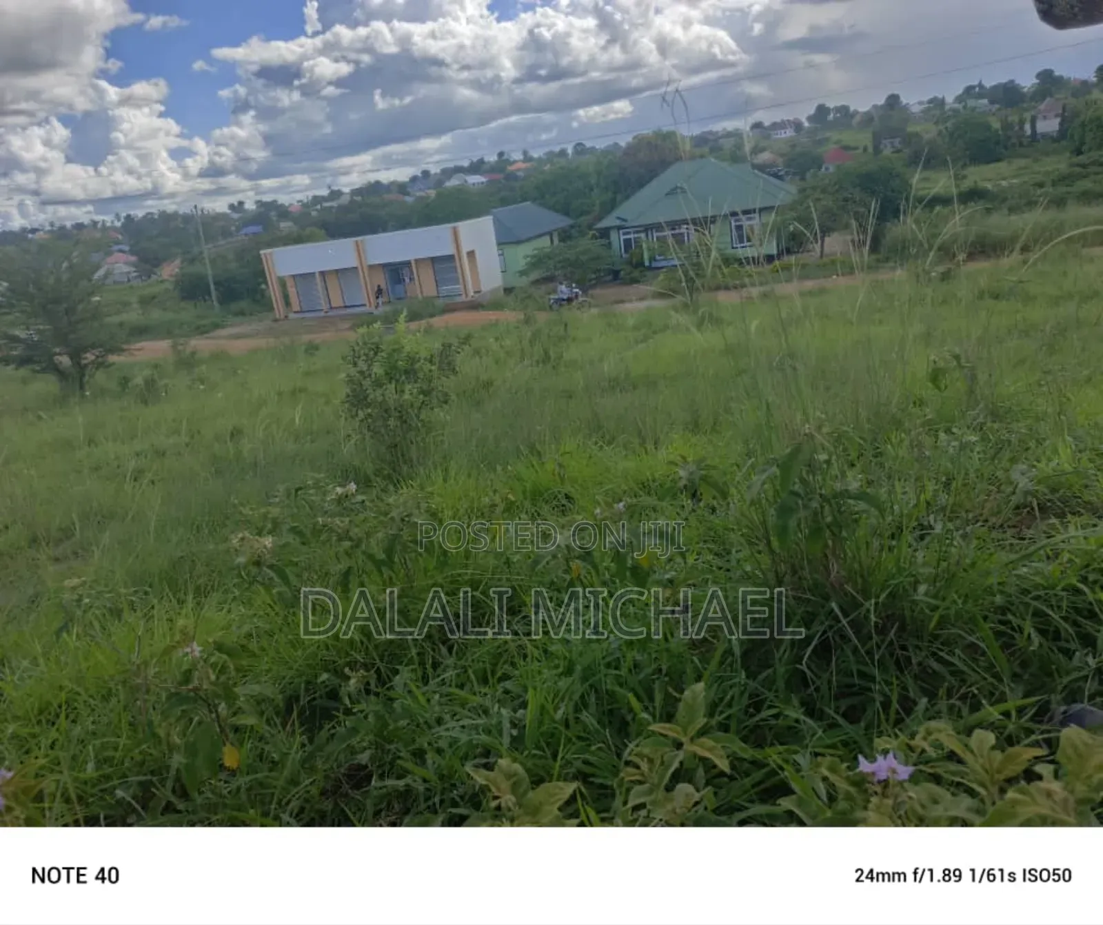 Kiwanja Cha Kiwanda Kinauzwa in Maili Mmoja