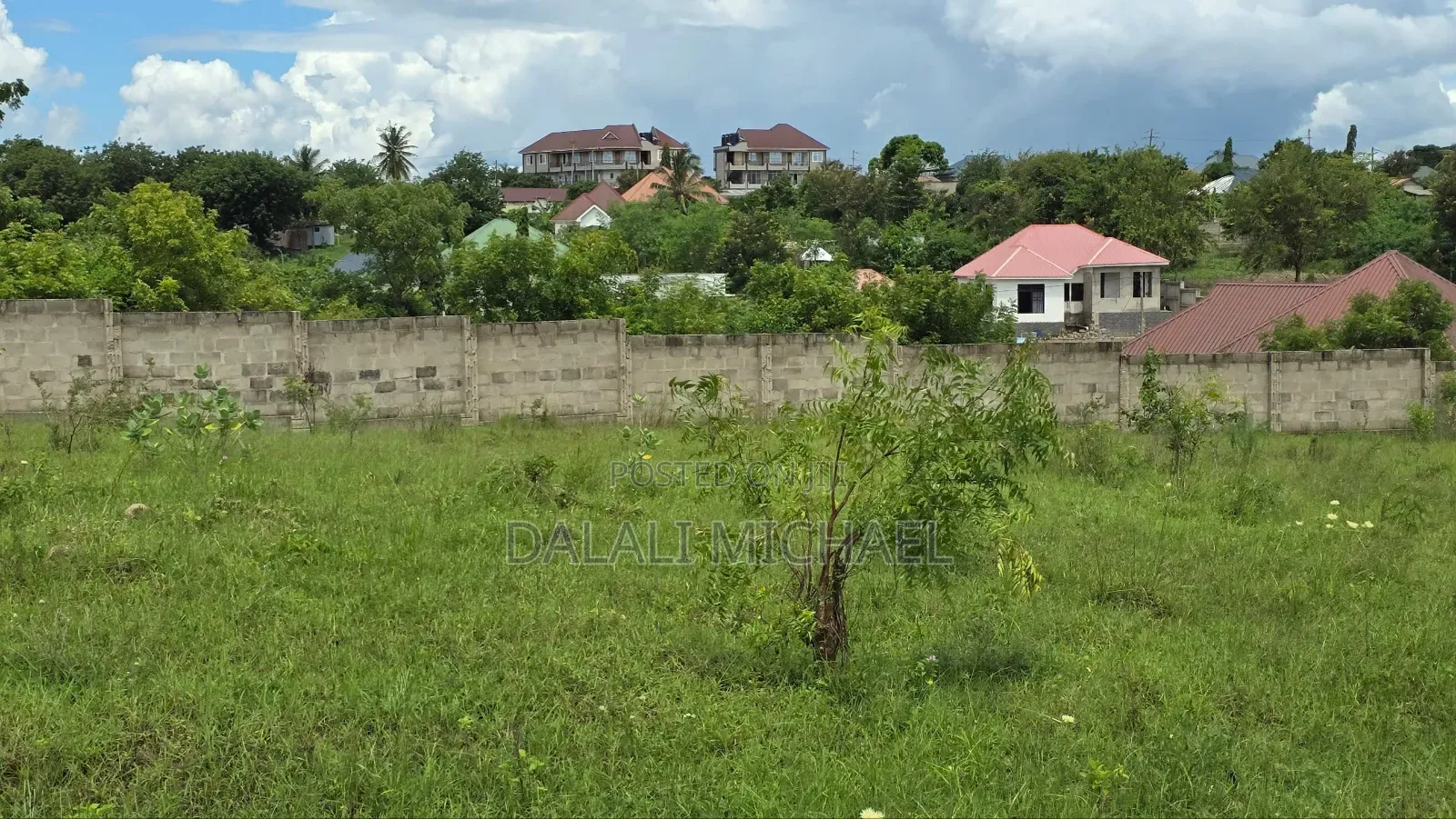 Kiwanja Kinauzwa Madale in Goba