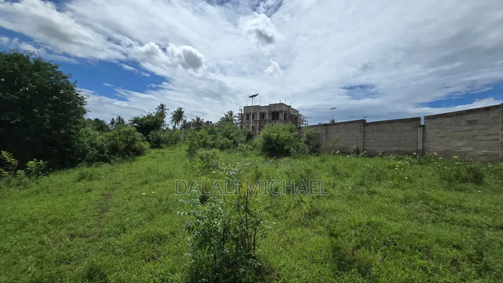 Kiwanja Kinauzwa Madale in Goba