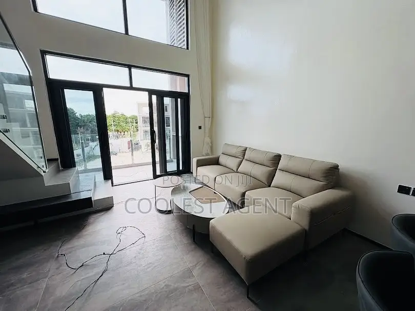 Furnished 1bdrm Duplex in Coolest Estate, Oyster Bay for rent in Oyster Bay