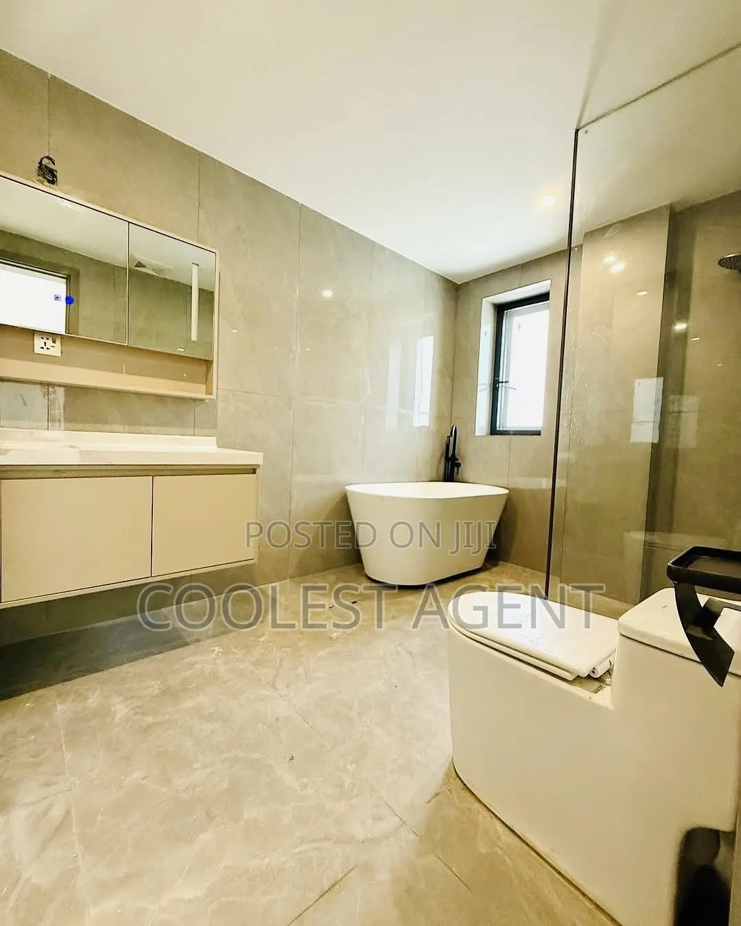 4bdrm Penthouse in Coolest Estate, Masaki for rent in Masaki