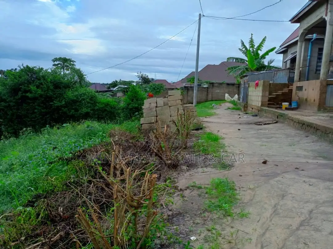 Kiwanja Kinauzwa Mbezi Msakuzi in Mbezi